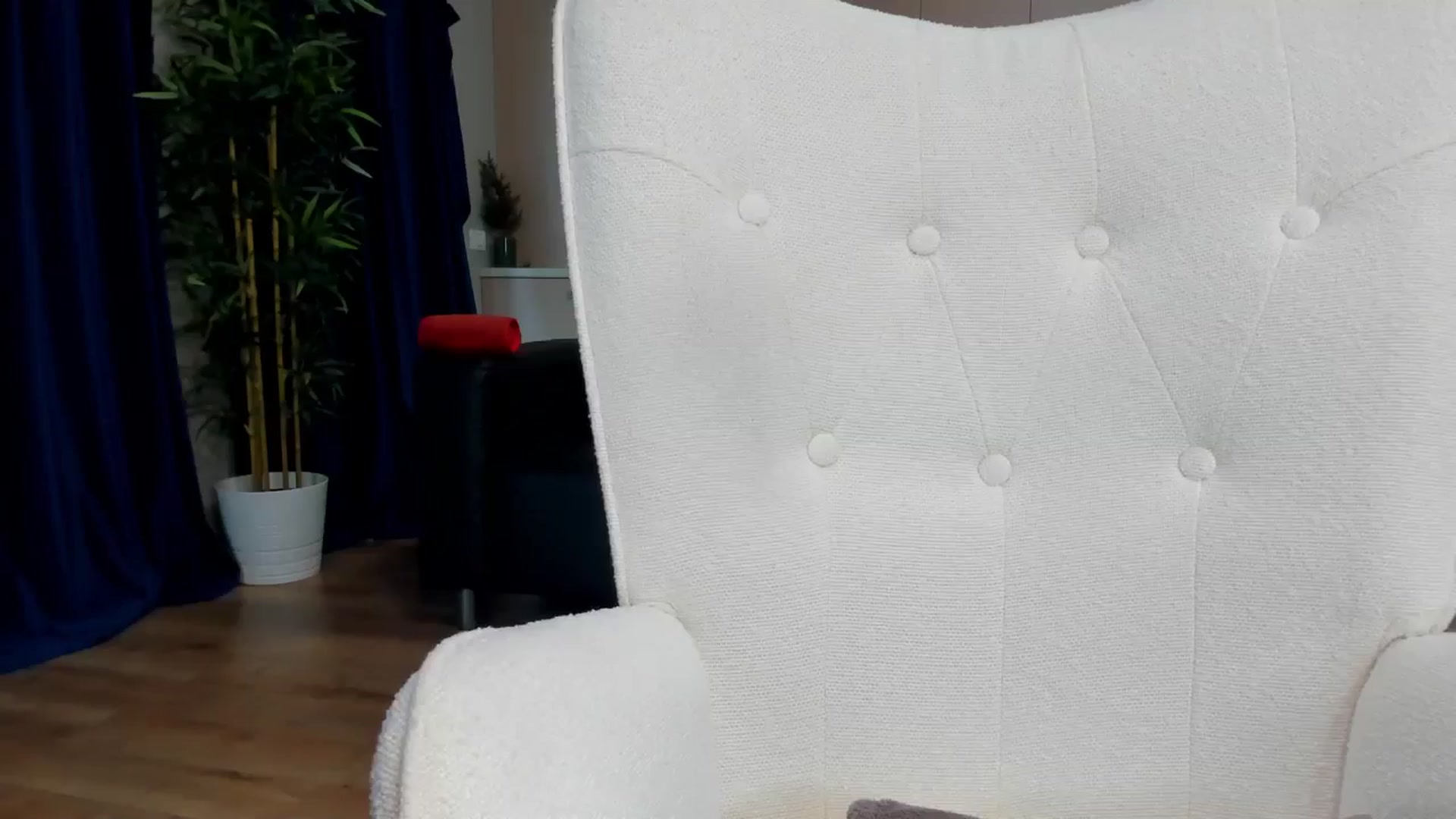 Gallery image thumbnail from Jessy_Teasee's myfreecams stream on, 04/27/2025, 10:20 image 17 of 20