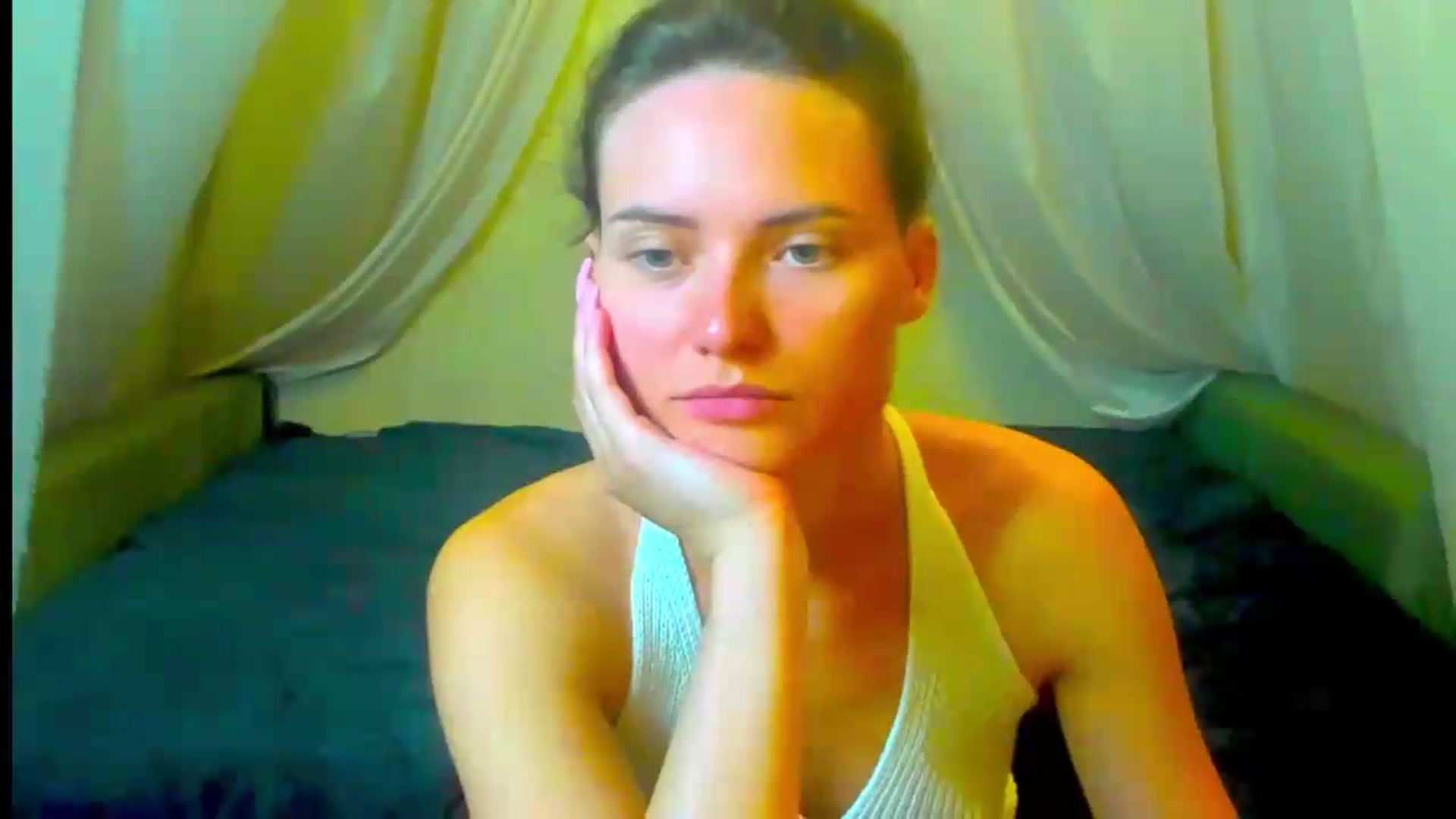 Gallery image thumbnail from Jessy_lil's myfreecams stream on, 07/16/2026, 19:00 image 18 of 20