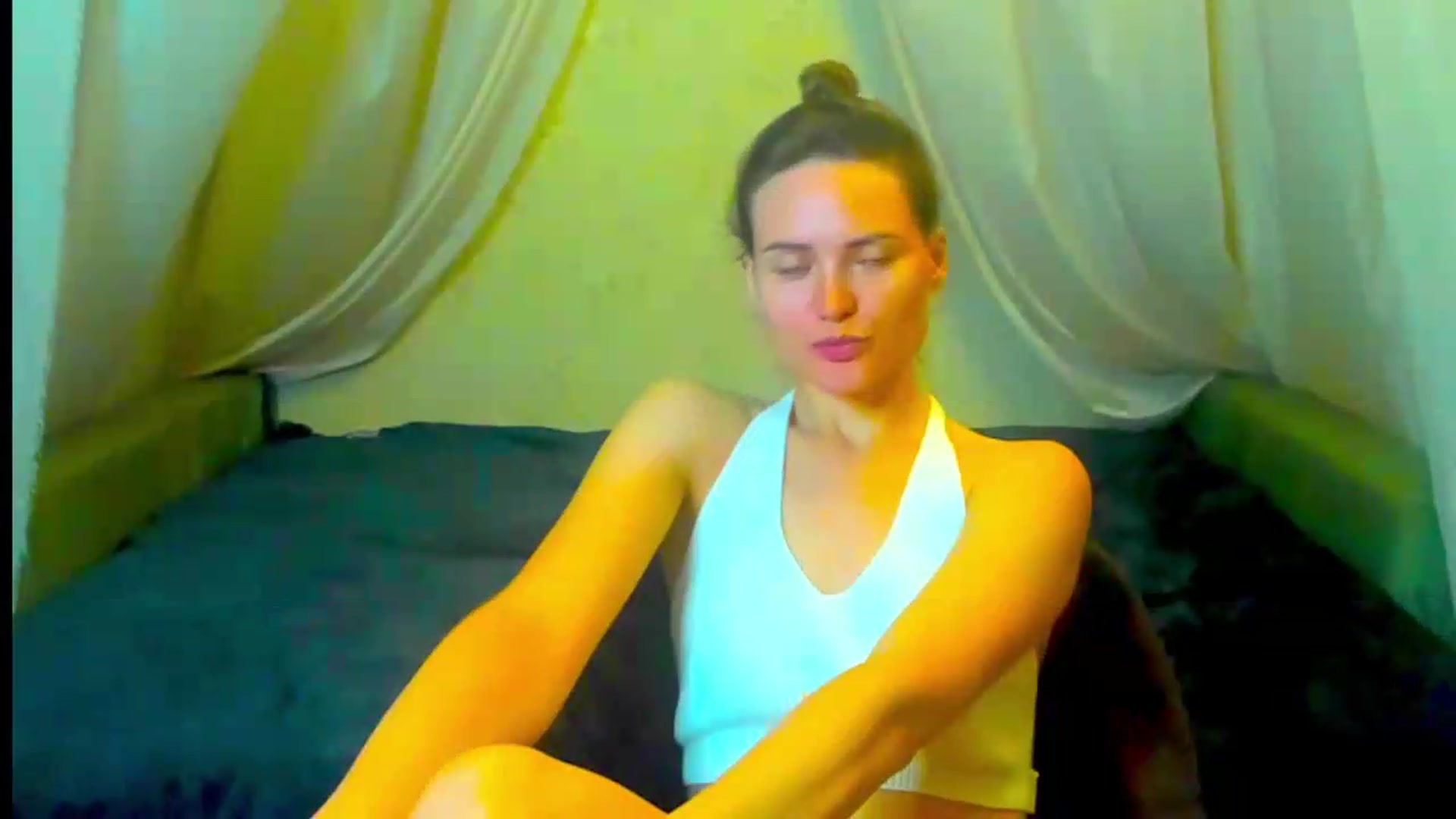 Gallery image thumbnail from Jessy_lil's myfreecams stream on, 07/16/2026, 19:00 image 16 of 20