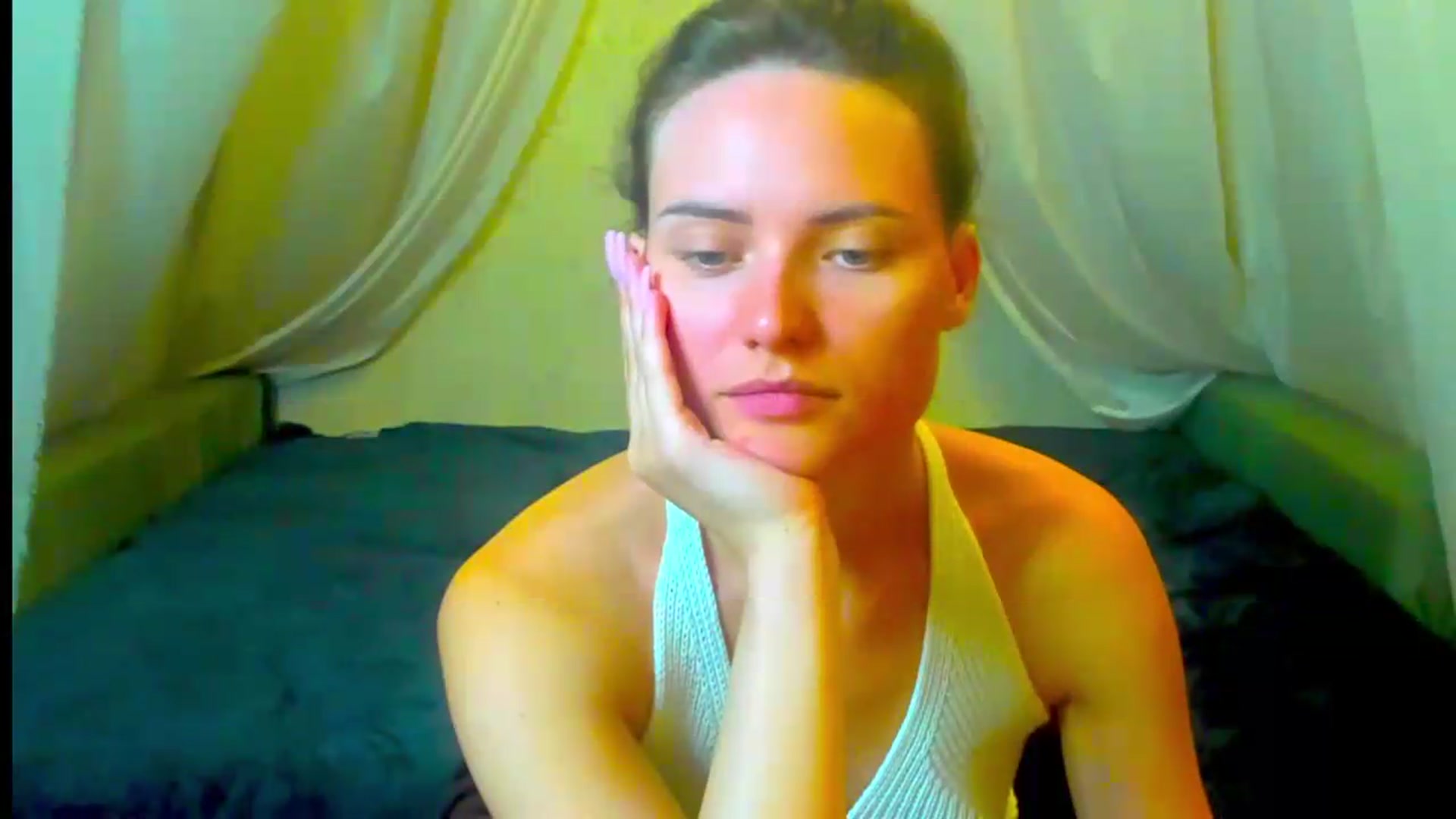 Gallery image thumbnail from Jessy_lil's myfreecams stream on, 07/16/2026, 19:00 image 20 of 20
