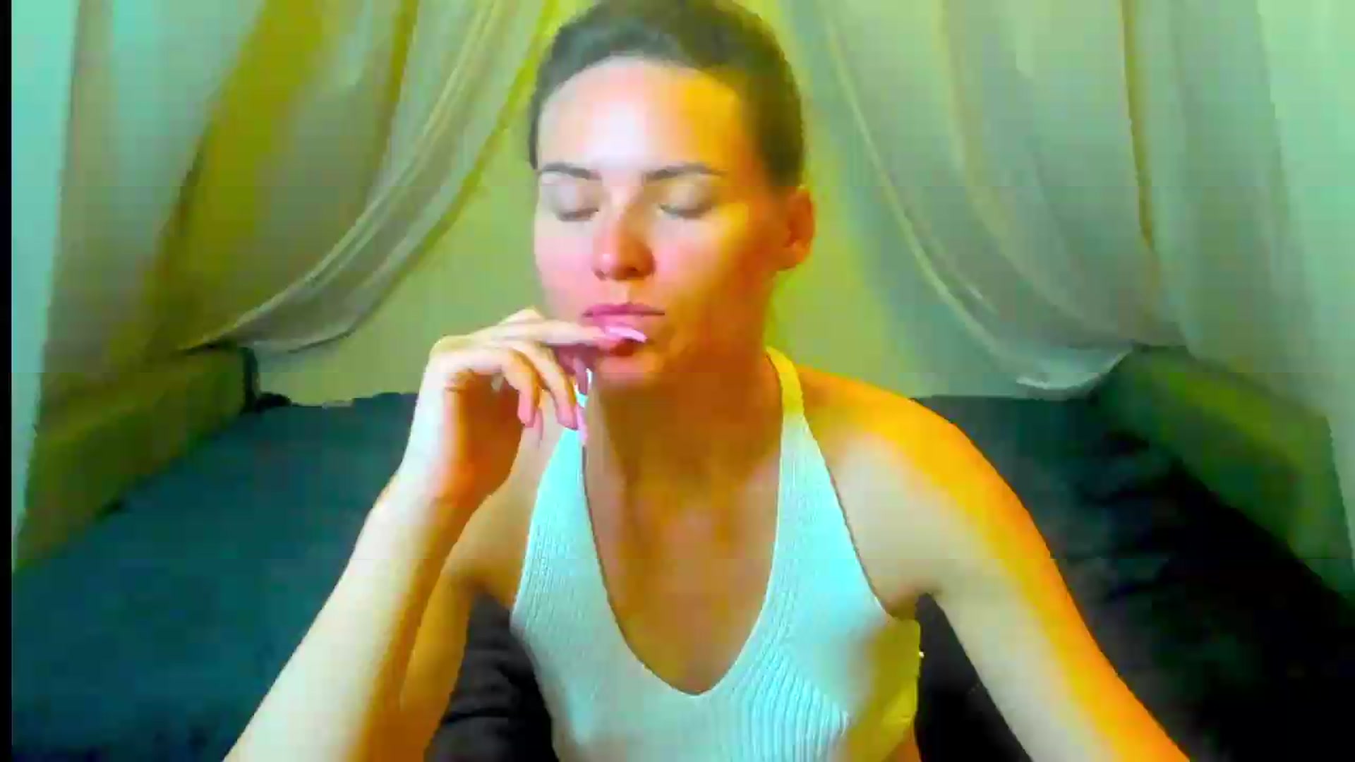 Gallery image thumbnail from Jessy_lil's myfreecams stream on, 07/16/2026, 19:00 image 2 of 20