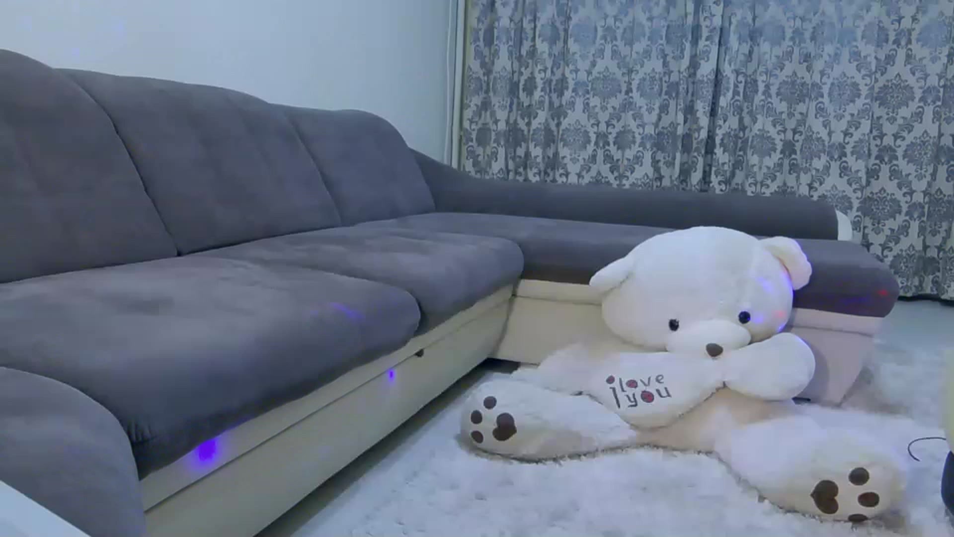 Gallery image thumbnail from Jessy_mylove's myfreecams stream on, 03/27/2023, 24:54 image 16 of 20