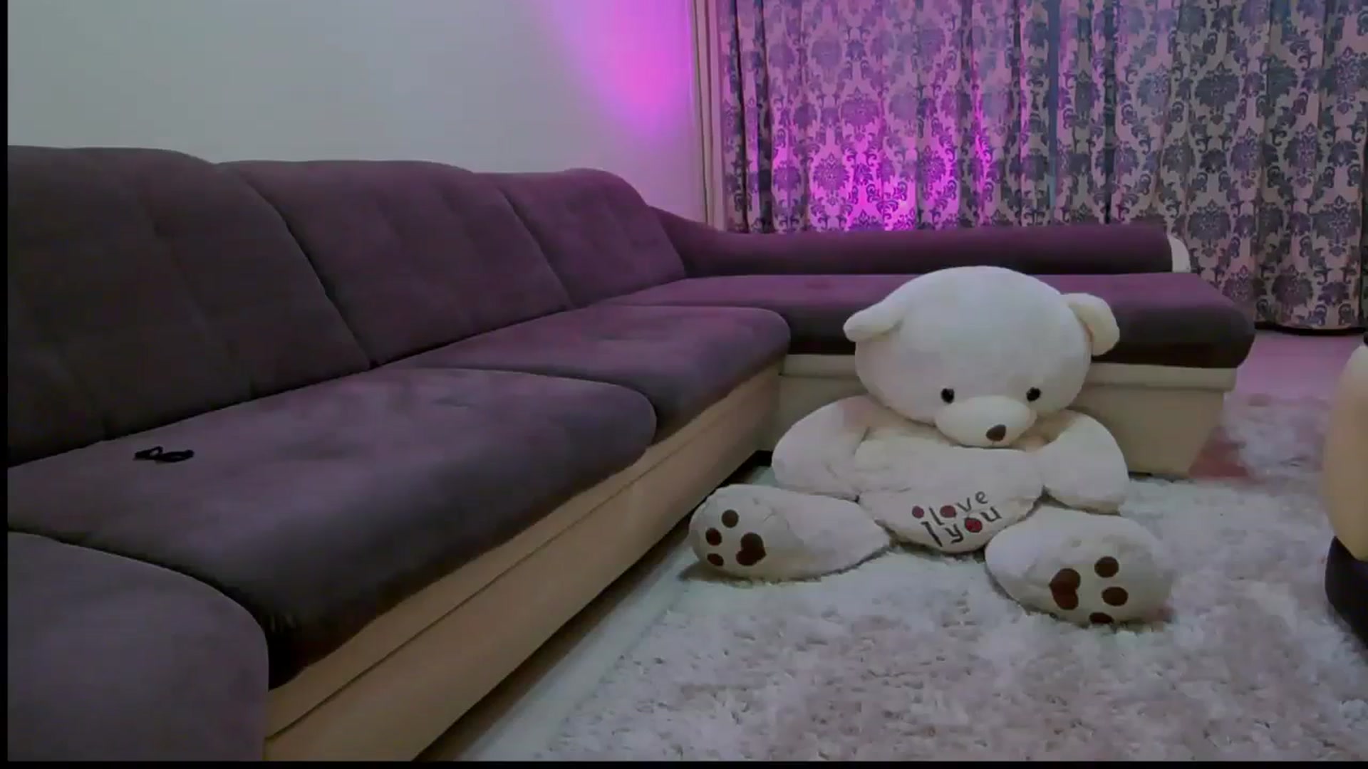 Gallery image thumbnail from Jessy_mylove's myfreecams stream on, 08/22/2023, 01:59 image 17 of 20