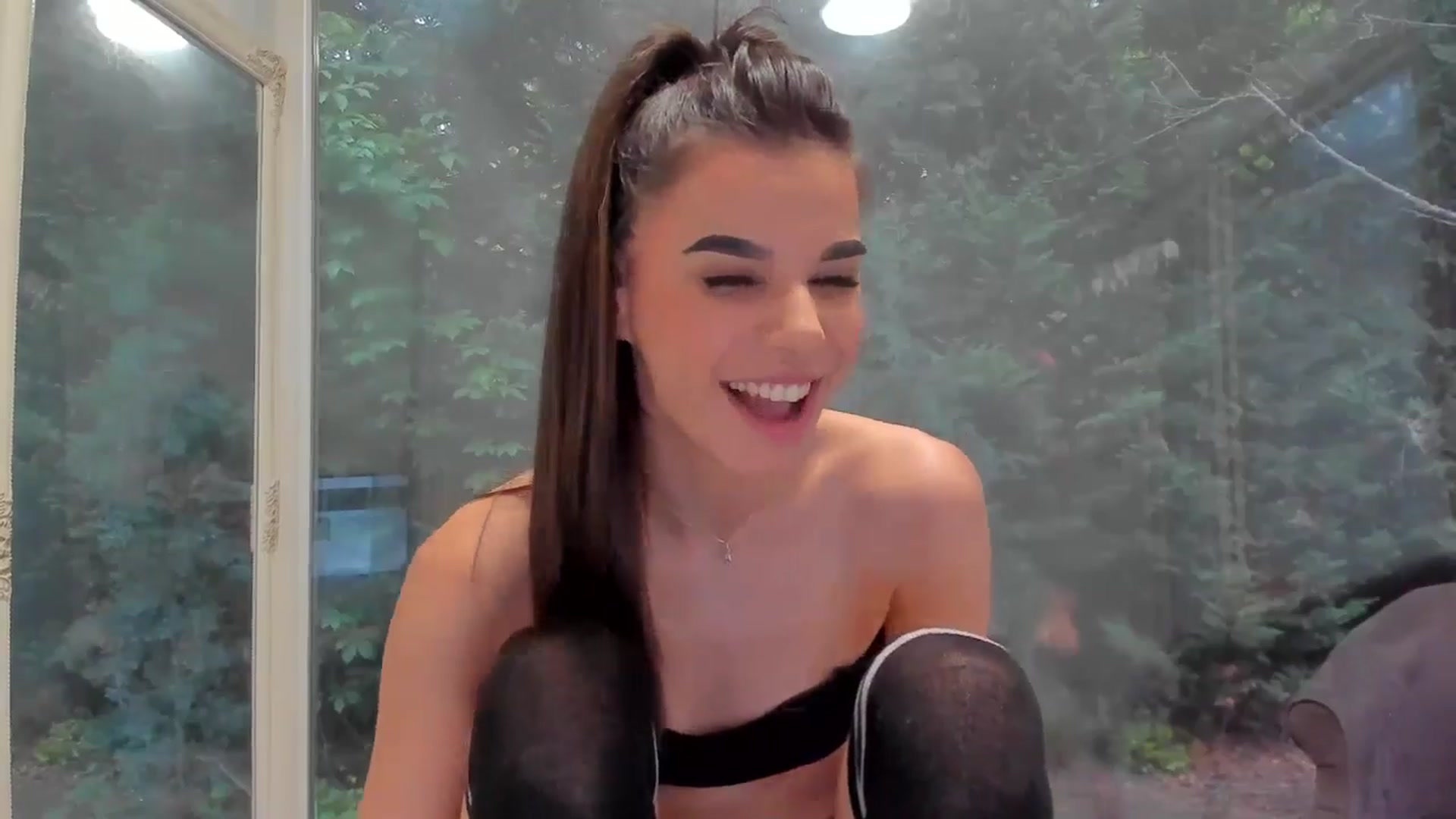Gallery image thumbnail from Jessy_yy's myfreecams stream on, 04/26/2024, 09:36 image 11 of 20