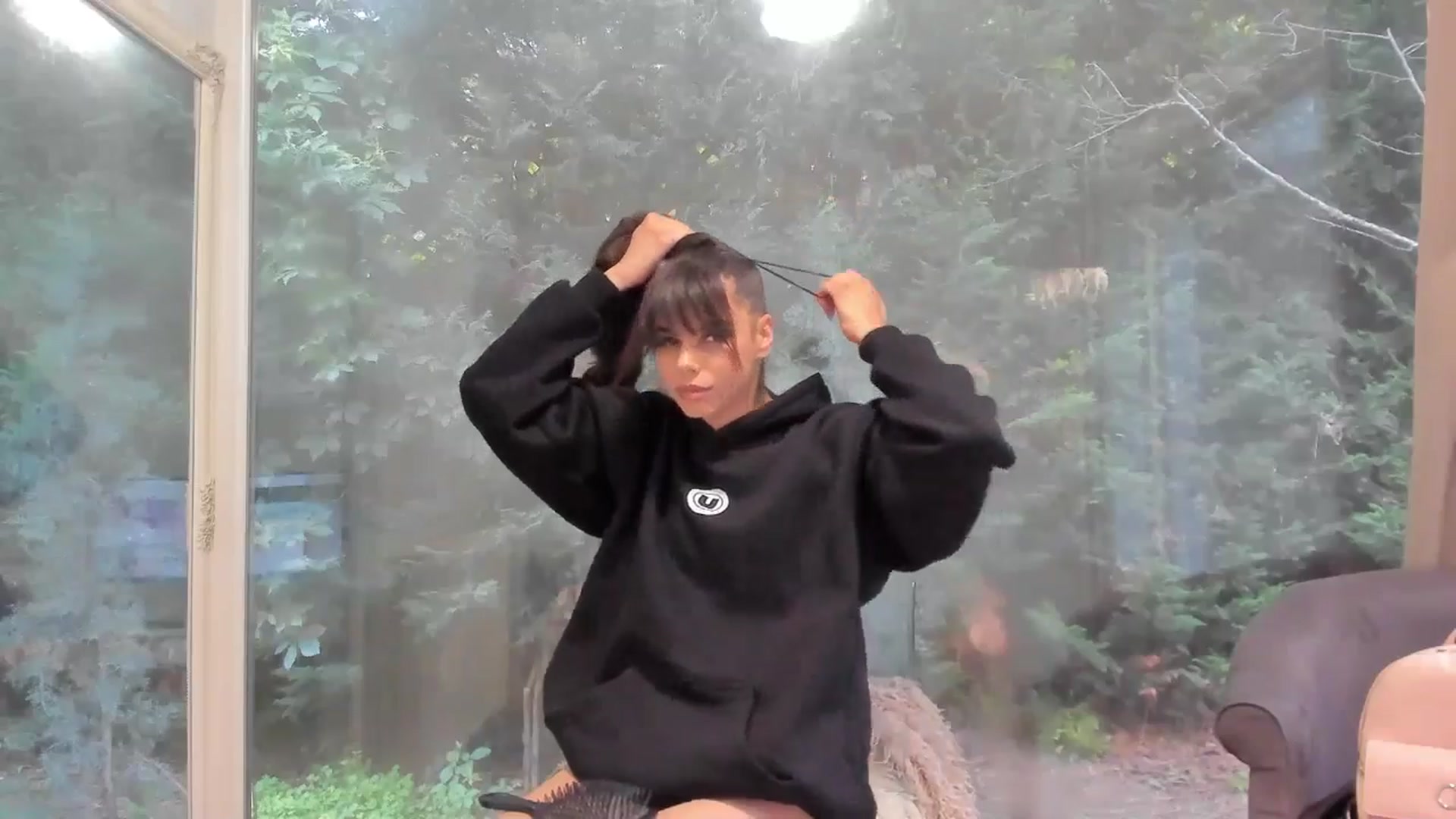 Gallery image thumbnail from Jessy_yy's myfreecams stream on, 05/09/2024, 09:53 image 13 of 20