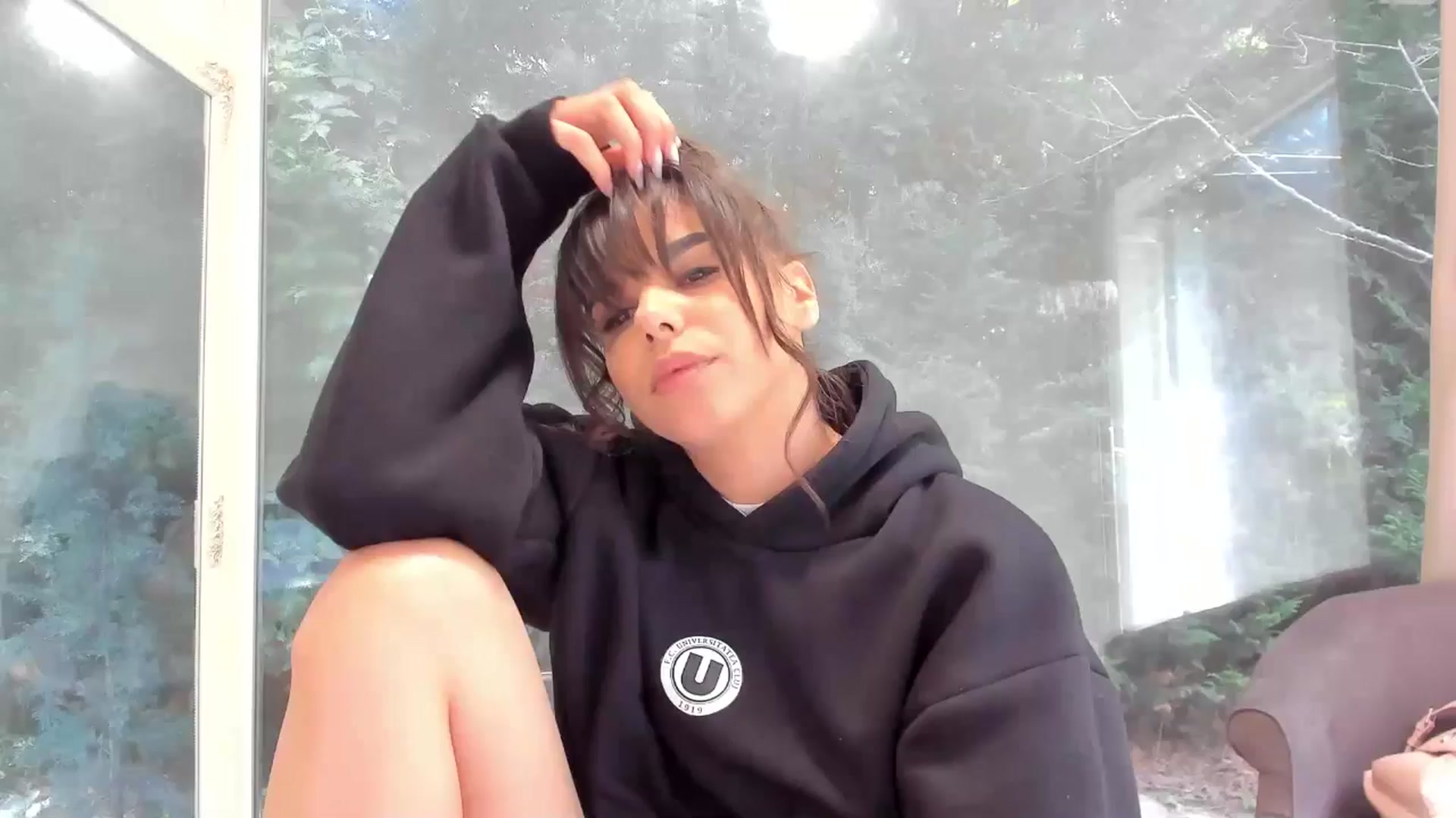 Gallery image thumbnail from Jessy_yy's myfreecams stream on, 05/11/2024, 10:46 image 18 of 20