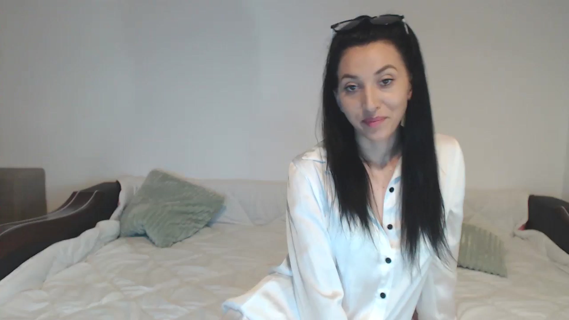 Gallery image thumbnail from Jessyca77's myfreecams stream on, 03/03/2025, 15:27 image 10 of 20