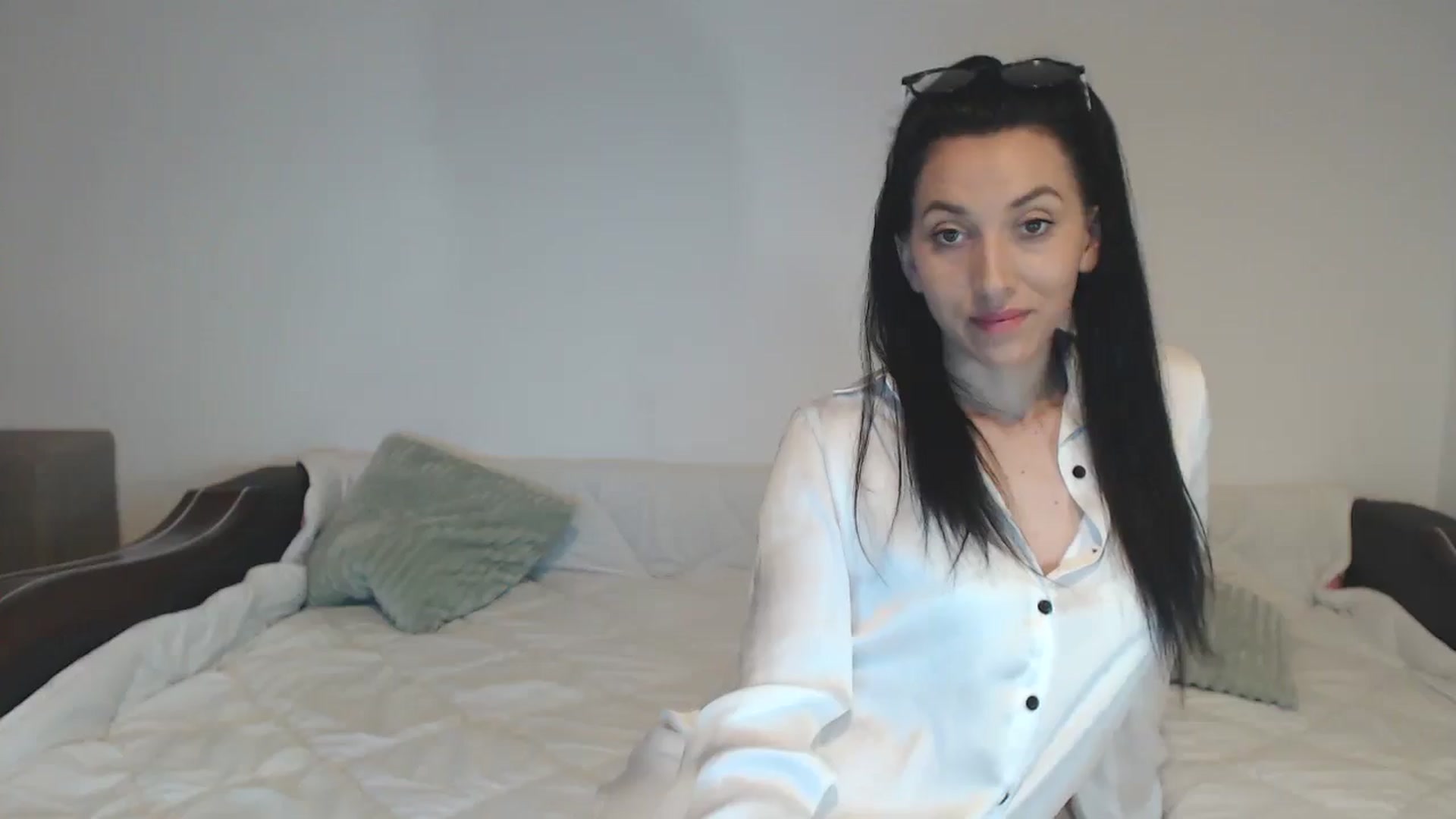 Gallery image thumbnail from Jessyca77's myfreecams stream on, 03/03/2025, 15:27 image 3 of 20
