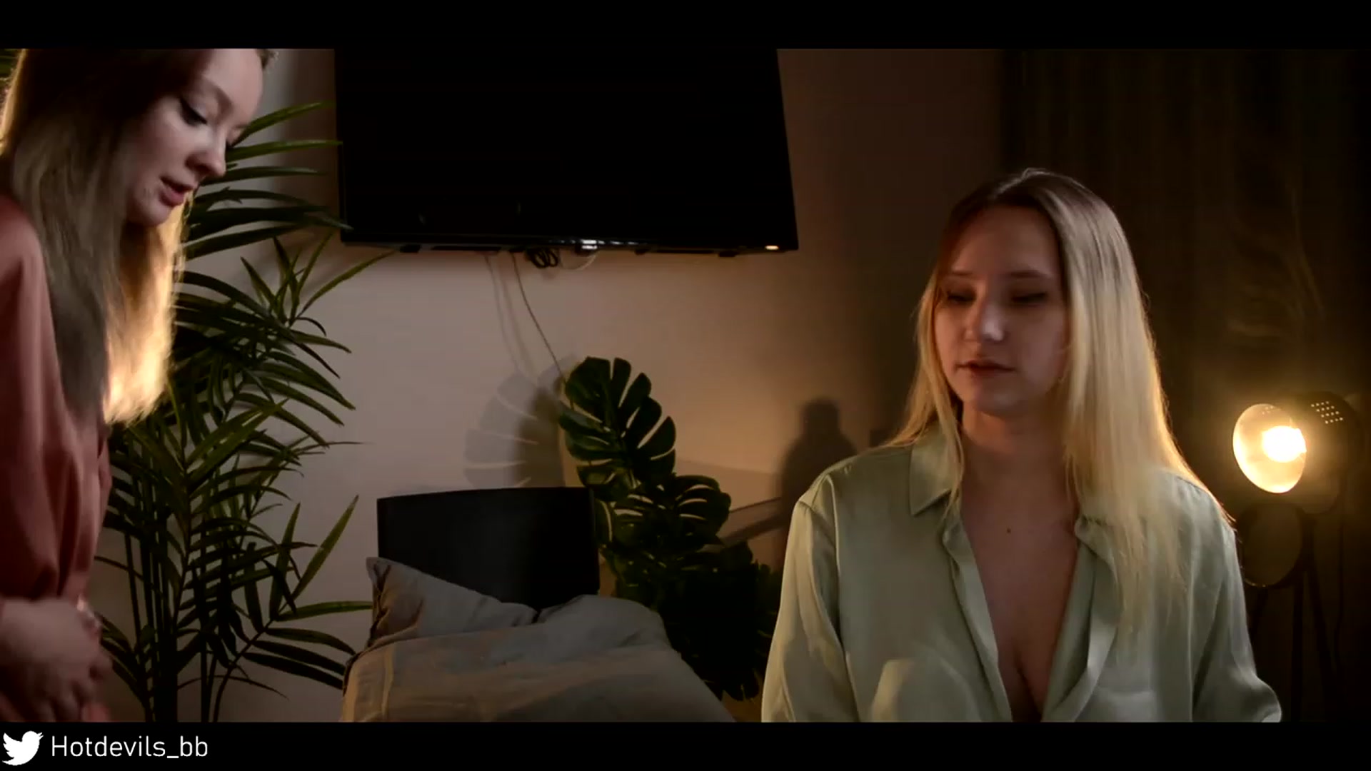 Gallery image thumbnail from Jessyumm's myfreecams stream on, 01/22/2023, 24:08 image 3 of 20