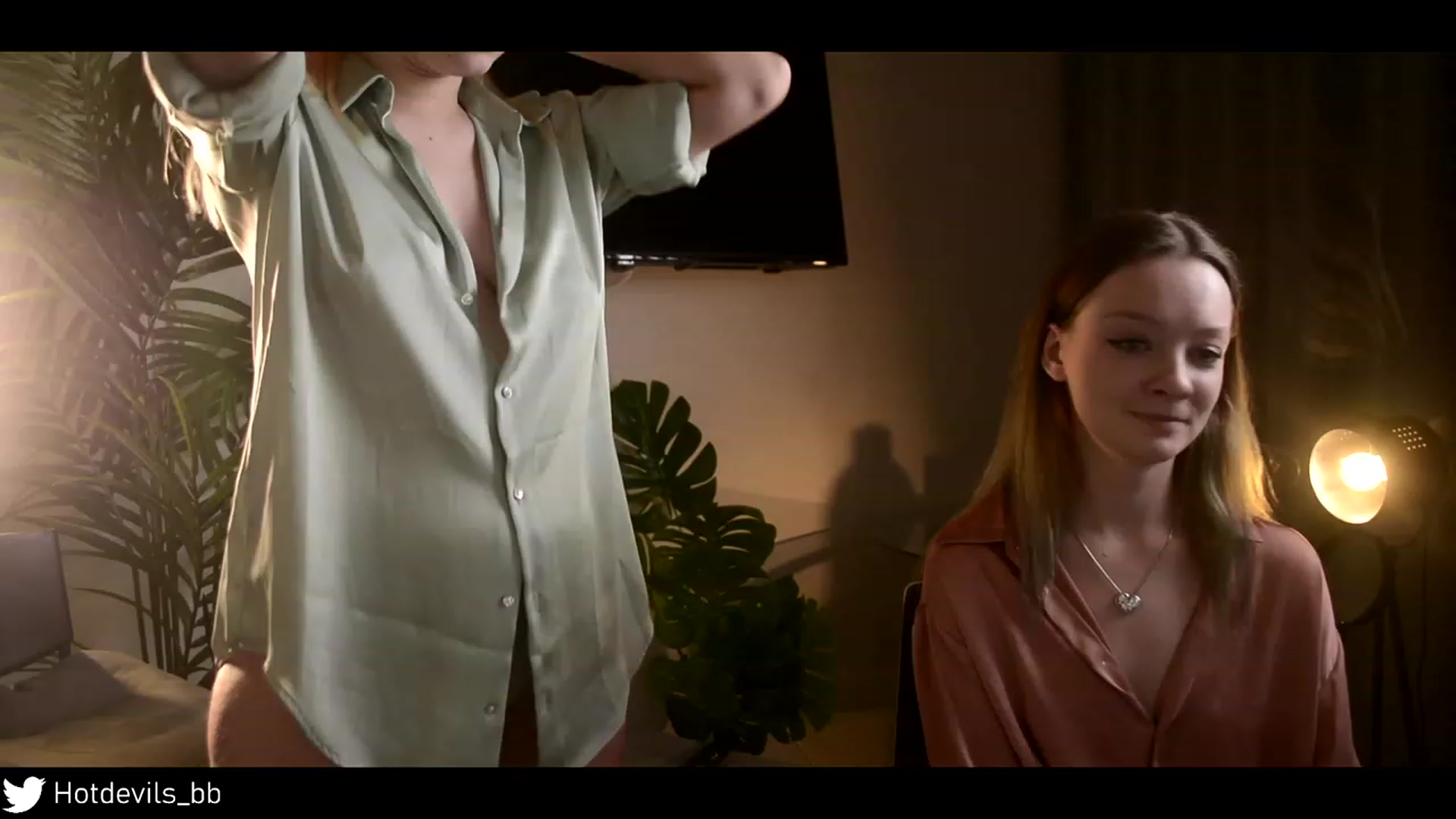 Gallery image thumbnail from Jessyumm's myfreecams stream on, 01/22/2023, 24:08 image 11 of 20