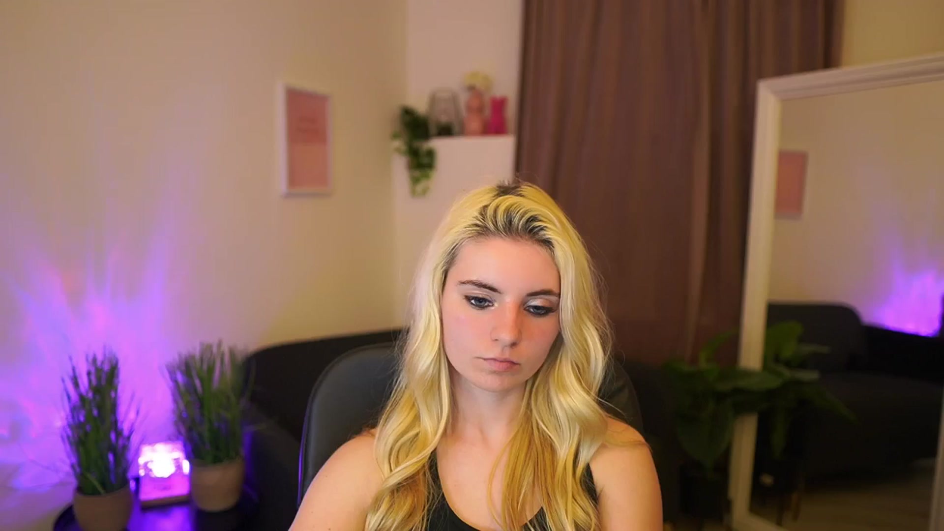 Gallery image thumbnail from Jetpearl74's myfreecams stream on, 03/12/2026, 01:16 image 18 of 20