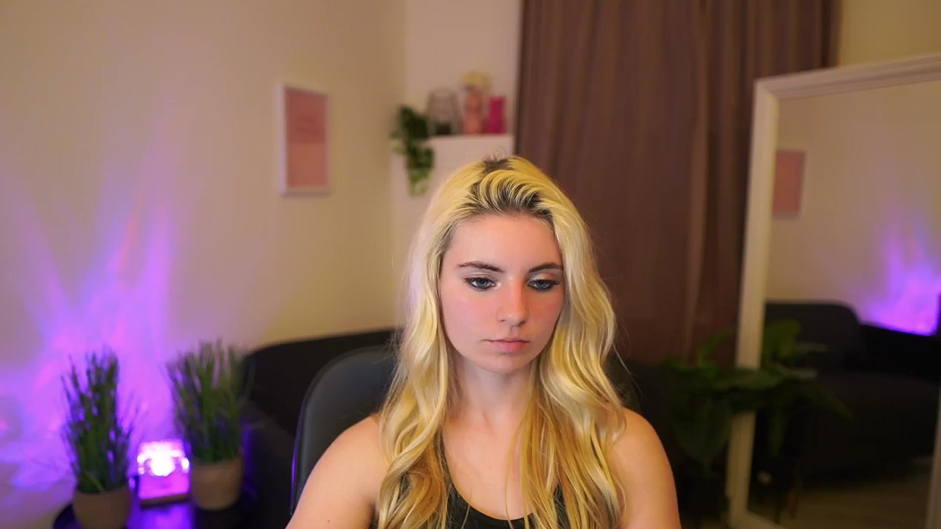 Gallery image thumbnail from Jetpearl74's myfreecams stream on, 03/12/2026, 01:16 image 6 of 20