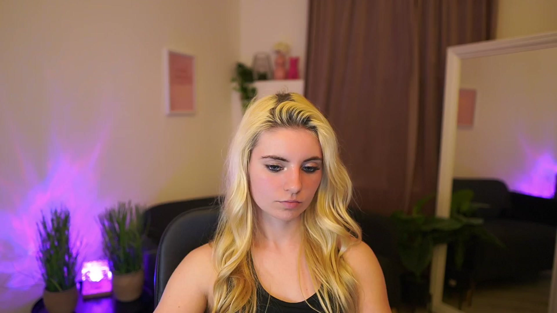 Gallery image thumbnail from Jetpearl74's myfreecams stream on, 03/12/2026, 01:16 image 3 of 20