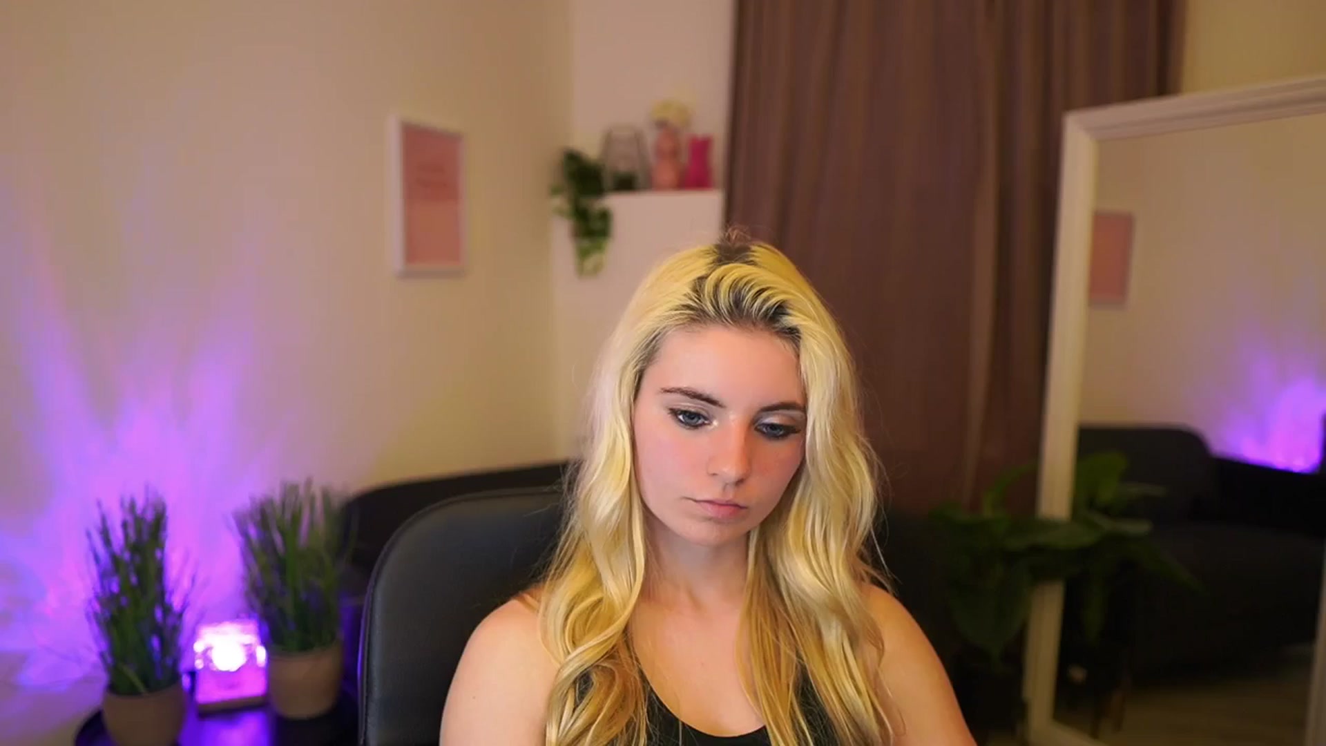 Gallery image thumbnail from Jetpearl74's myfreecams stream on, 03/12/2026, 01:16 image 12 of 20