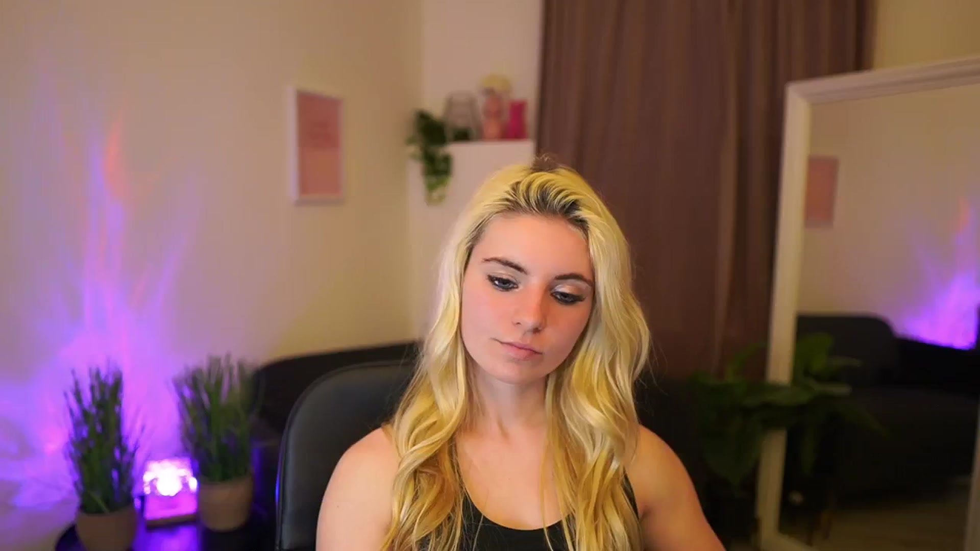 Gallery image thumbnail from Jetpearl74's myfreecams stream on, 03/12/2026, 01:16 image 2 of 20