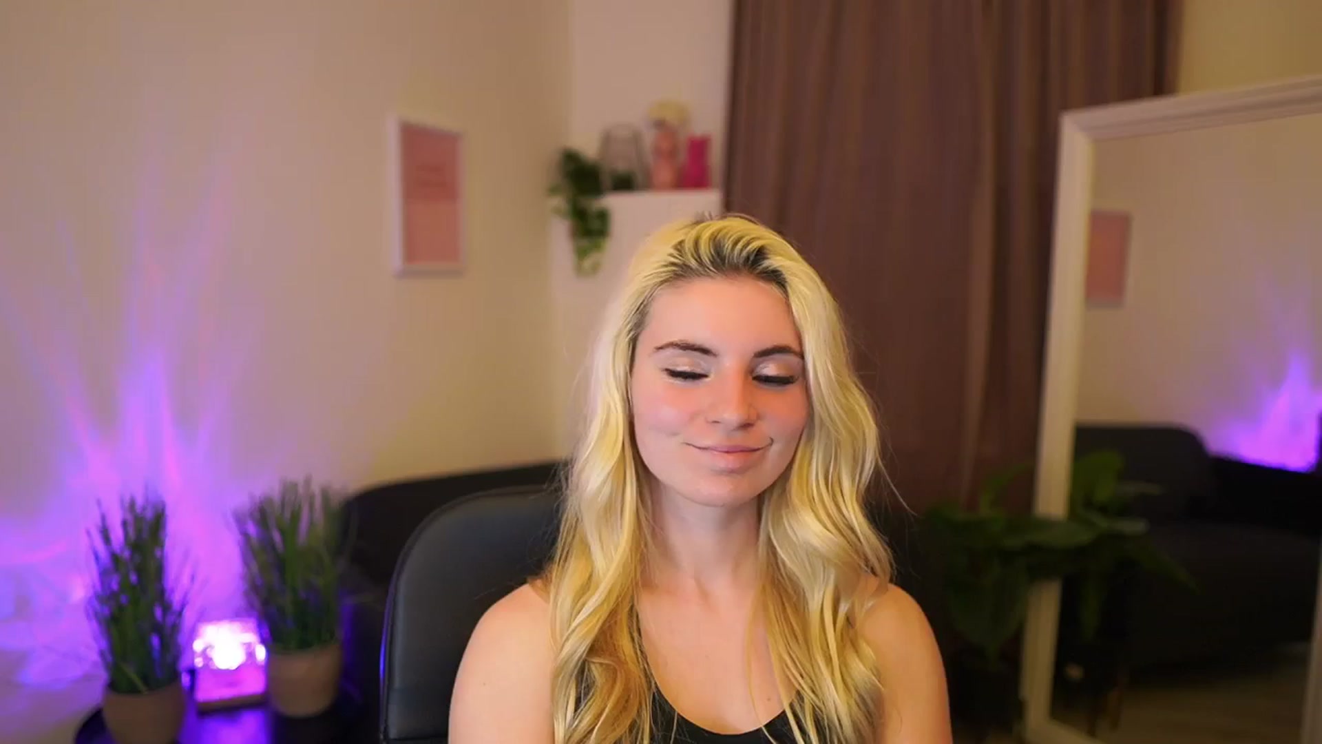 Gallery image thumbnail from Jetpearl74's myfreecams stream on, 03/12/2026, 01:16 image 5 of 20