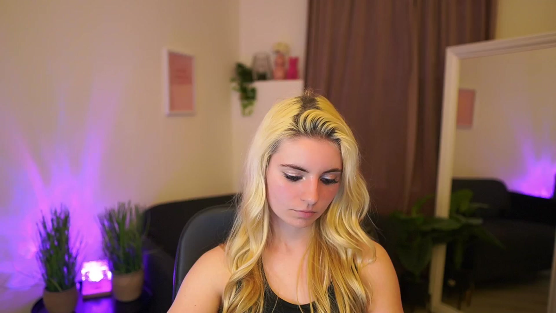 Gallery image thumbnail from Jetpearl74's myfreecams stream on, 03/12/2026, 01:16 image 7 of 20