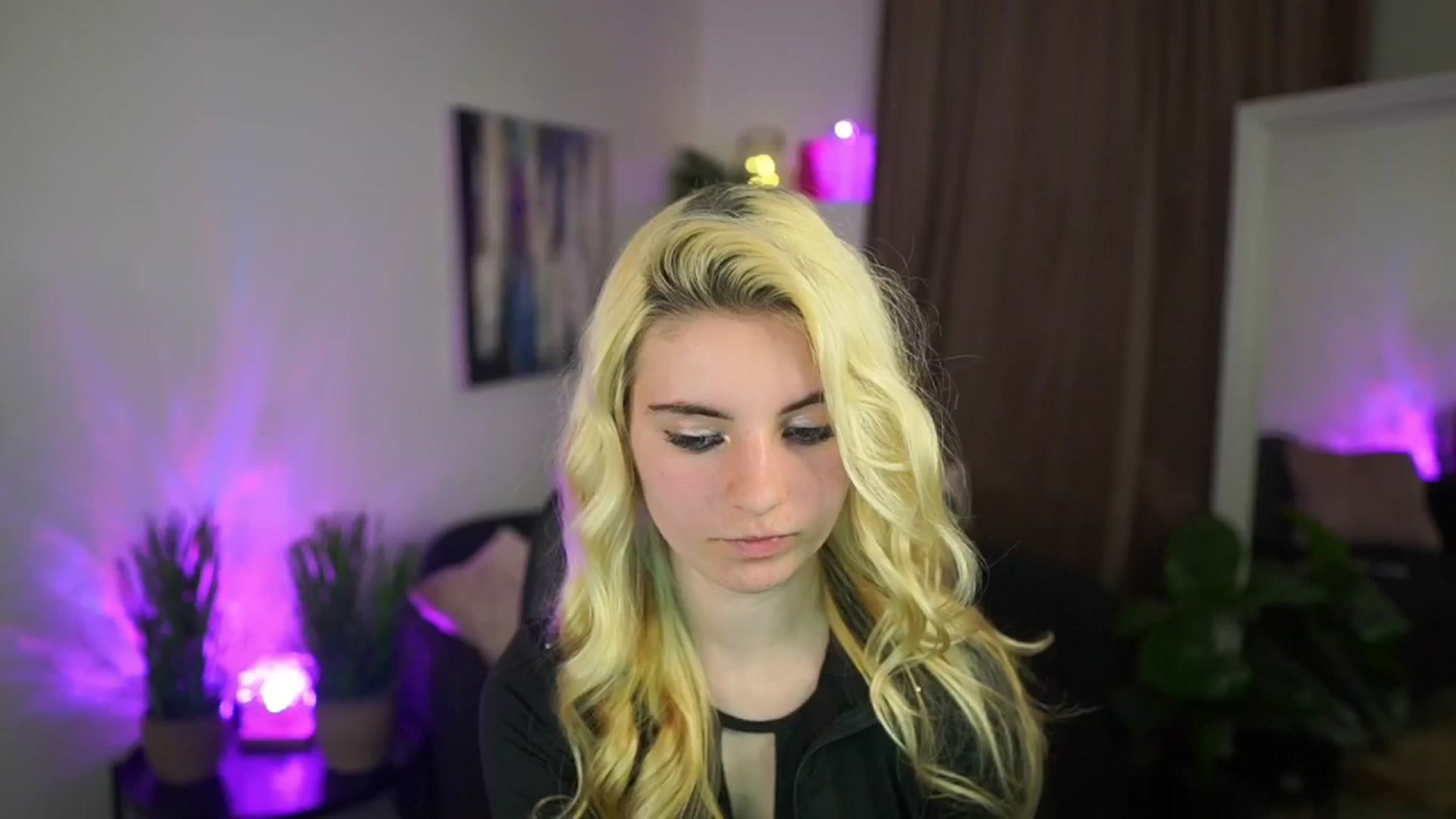 Gallery image thumbnail from Jetpearl74's myfreecams stream on, 03/18/2026, 20:47 image 1 of 20
