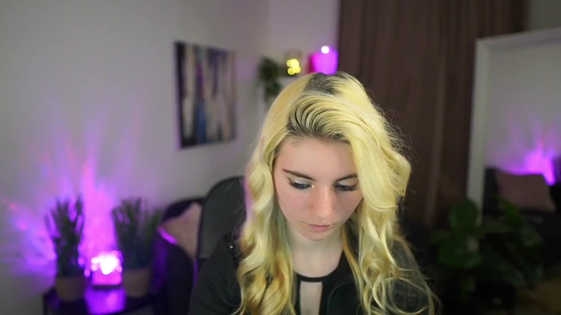 Gallery image thumbnail from Jetpearl74's myfreecams stream on, 03/18/2026, 20:47 image 2 of 20