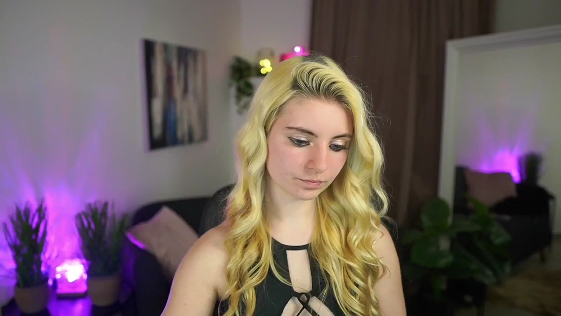Gallery image thumbnail from Jetpearl74's myfreecams stream on, 03/18/2026, 20:47 image 15 of 20
