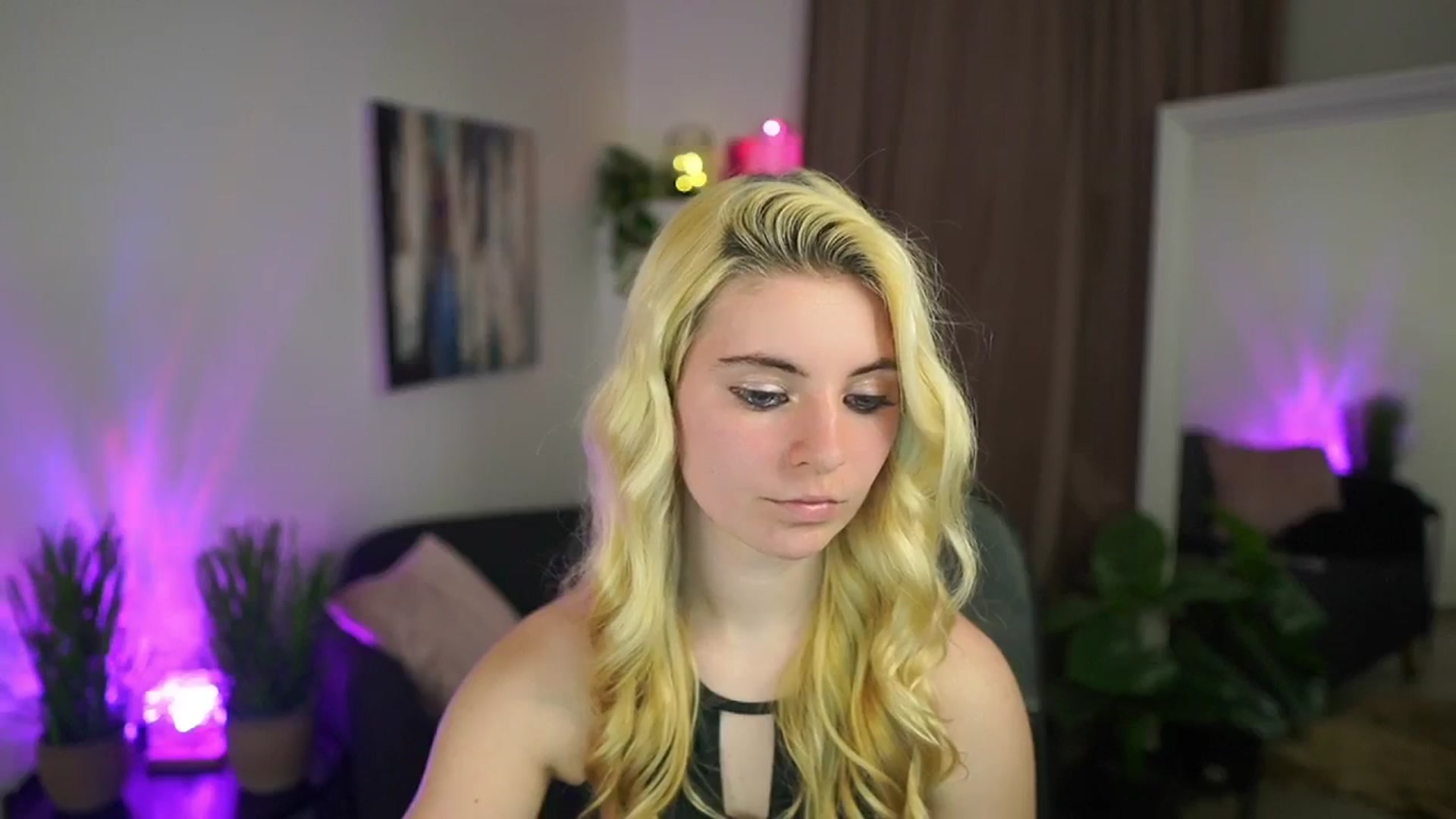 Gallery image thumbnail from Jetpearl74's myfreecams stream on, 03/18/2026, 20:47 image 17 of 20
