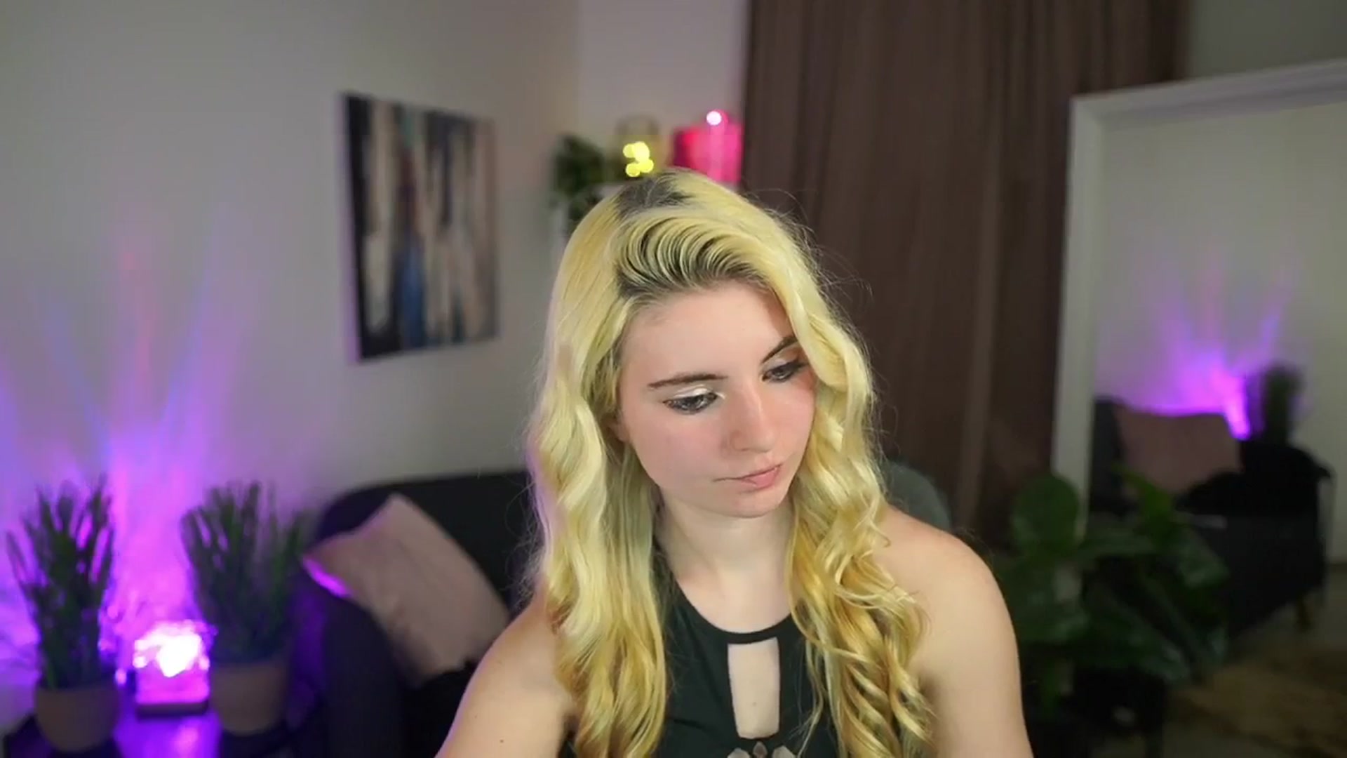 Gallery image thumbnail from Jetpearl74's myfreecams stream on, 03/18/2026, 20:47 image 18 of 20