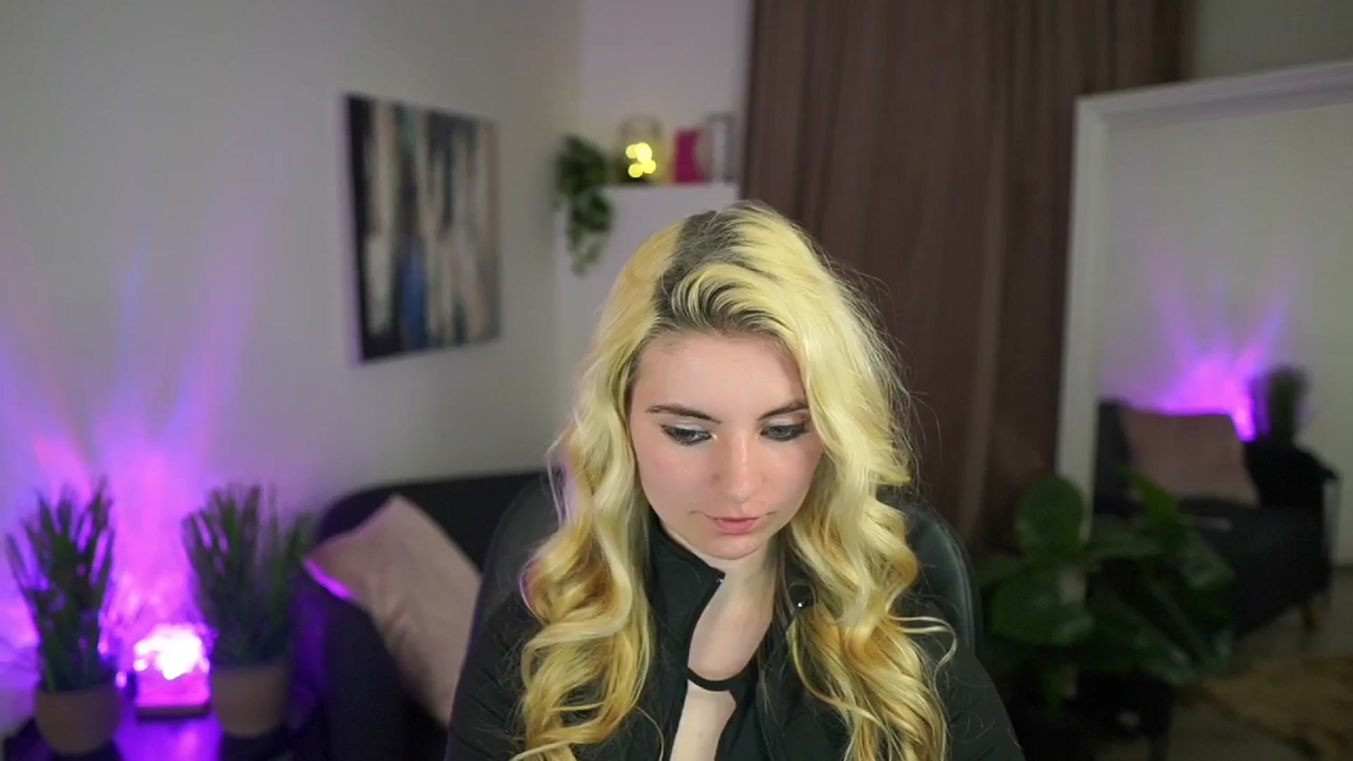 Gallery image thumbnail from Jetpearl74's myfreecams stream on, 03/18/2026, 22:26 image 1 of 20