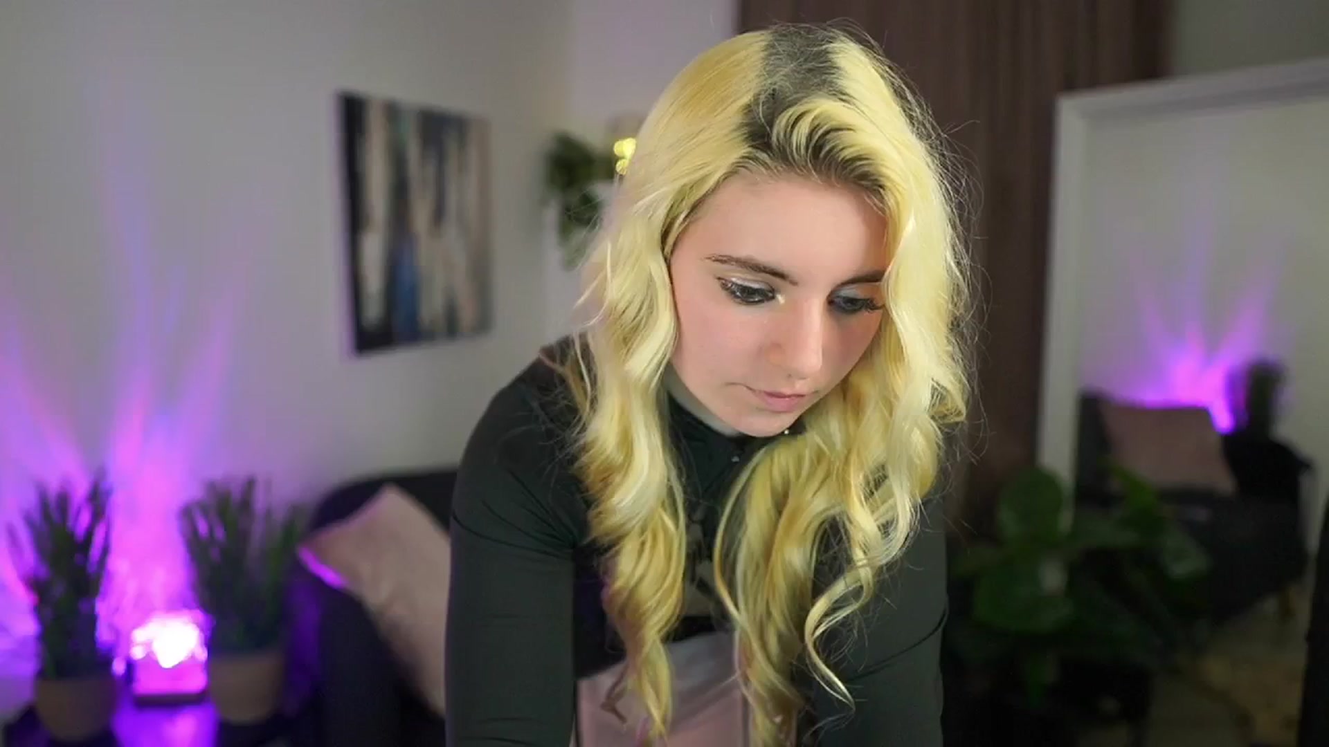 Gallery image thumbnail from Jetpearl74's myfreecams stream on, 03/18/2026, 22:26 image 8 of 20