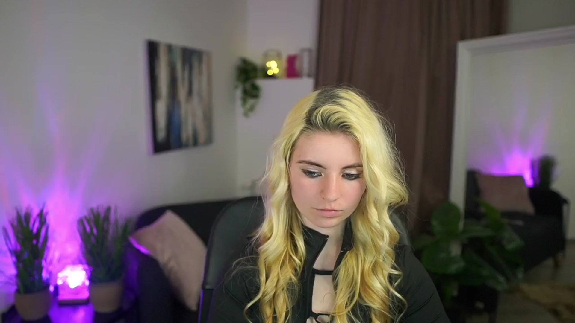 Gallery image thumbnail from Jetpearl74's myfreecams stream on, 03/18/2026, 22:26 image 13 of 20