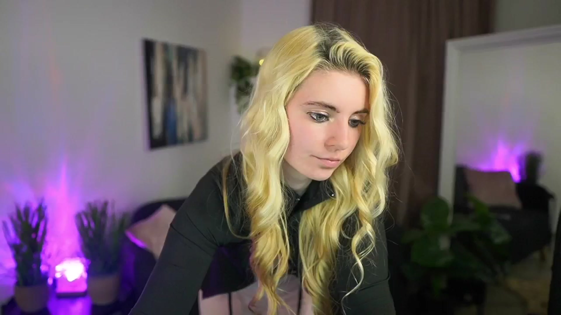 Gallery image thumbnail from Jetpearl74's myfreecams stream on, 03/18/2026, 22:26 image 10 of 20