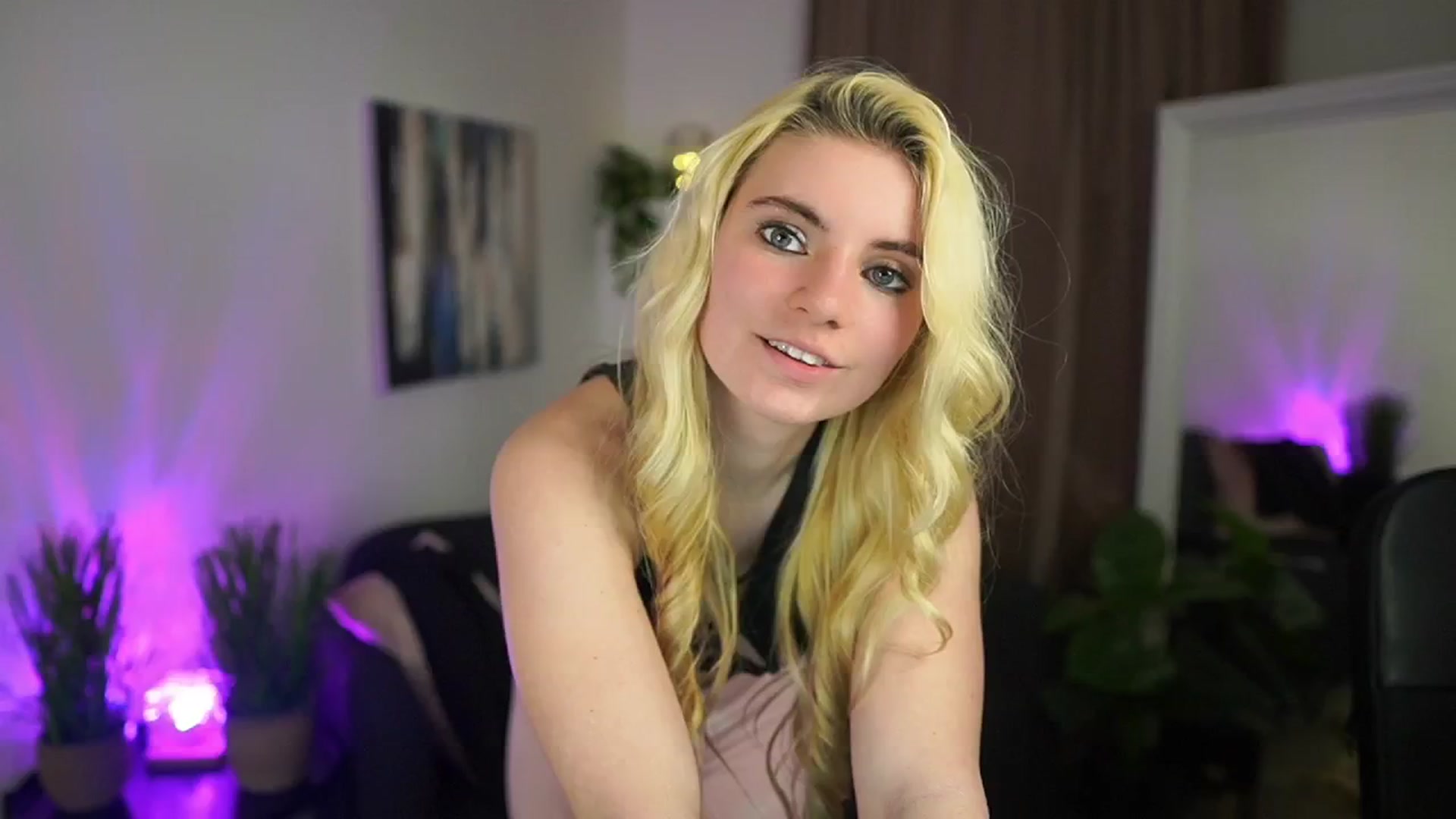 Gallery image thumbnail from Jetpearl74's myfreecams stream on, 03/18/2026, 22:26 image 18 of 20
