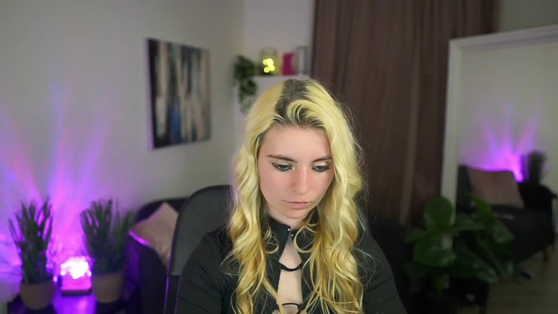 Gallery image thumbnail from Jetpearl74's myfreecams stream on, 03/19/2026, 24:49 image 2 of 20