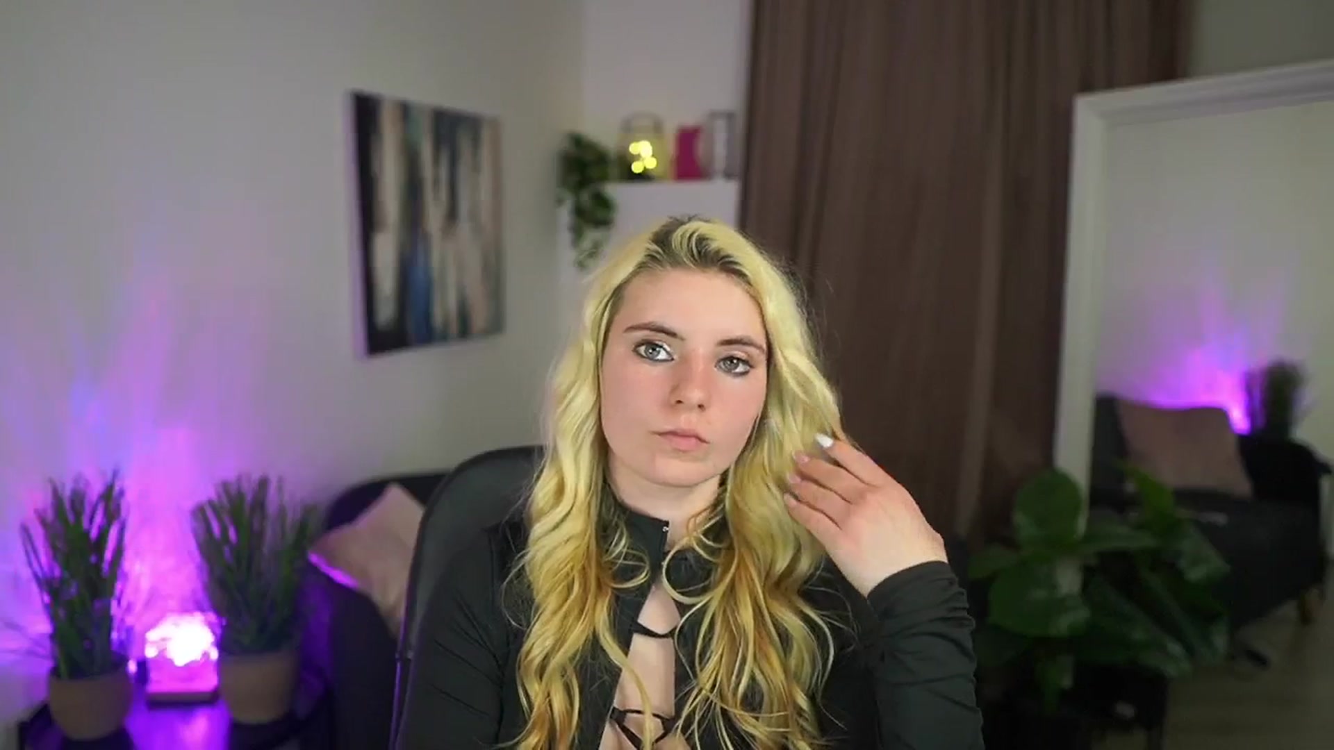 Gallery image thumbnail from Jetpearl74's myfreecams stream on, 03/19/2026, 24:49 image 3 of 20
