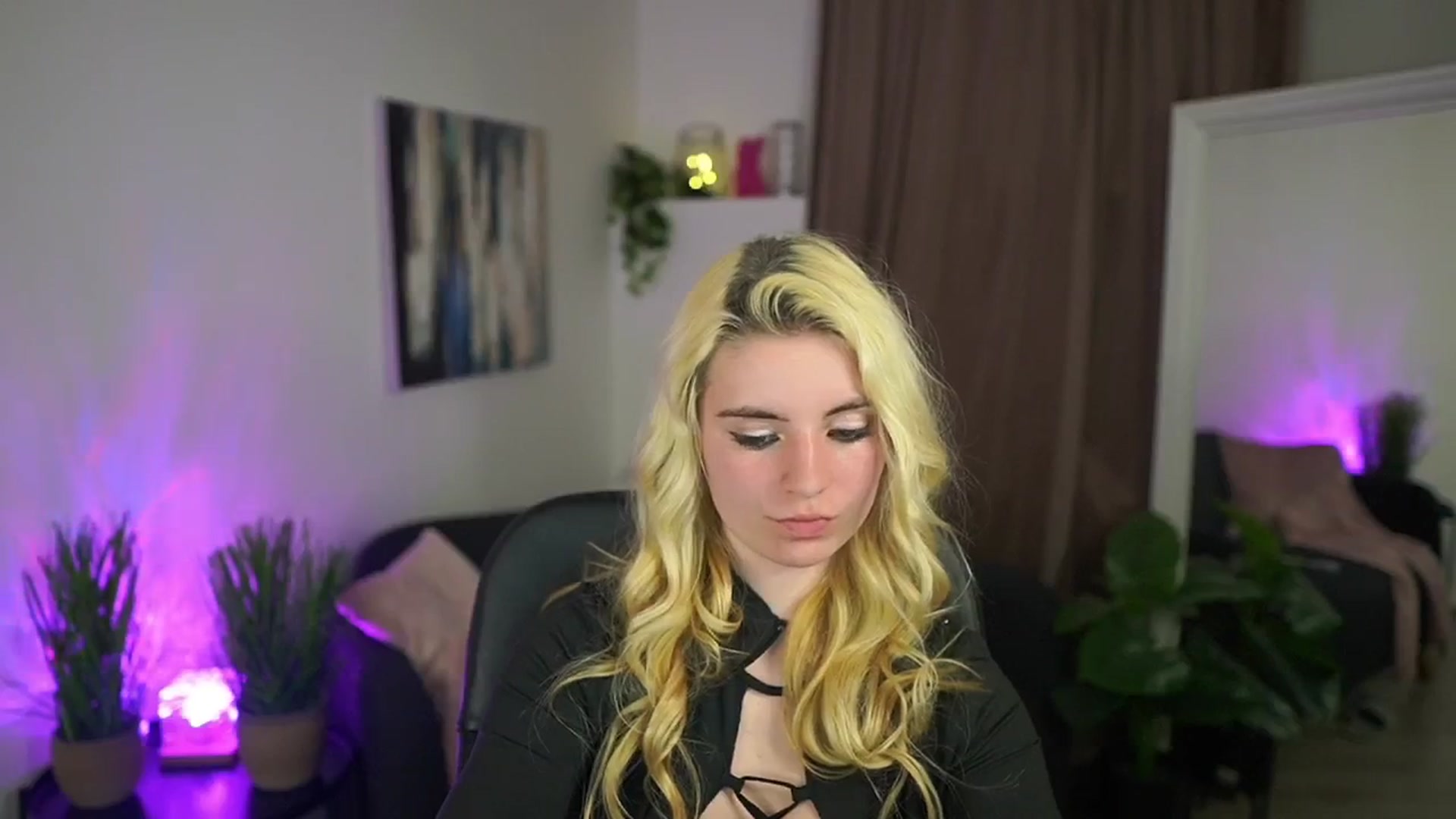 Gallery image thumbnail from Jetpearl74's myfreecams stream on, 03/19/2026, 24:49 image 12 of 20