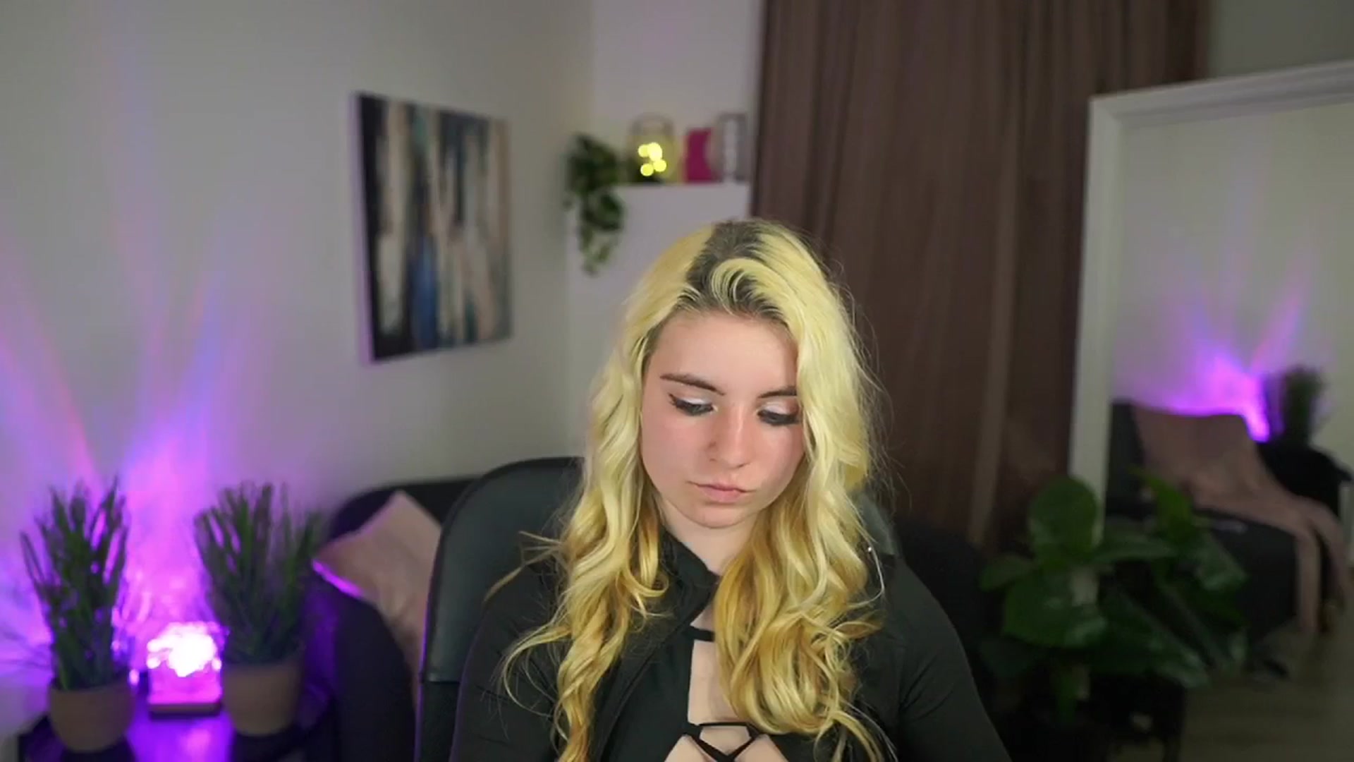 Gallery image thumbnail from Jetpearl74's myfreecams stream on, 03/19/2026, 24:49 image 13 of 20