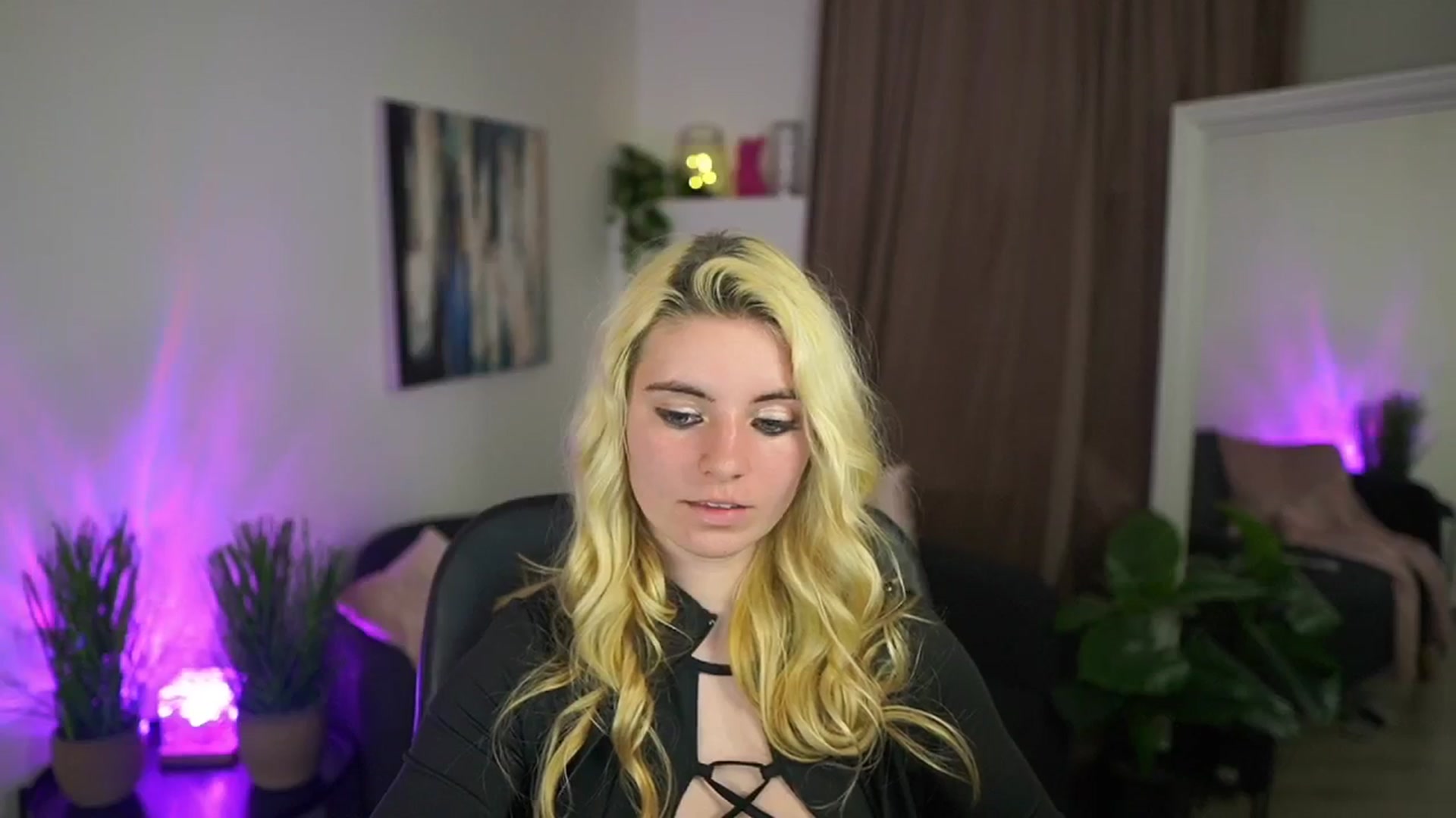Gallery image thumbnail from Jetpearl74's myfreecams stream on, 03/19/2026, 24:49 image 11 of 20