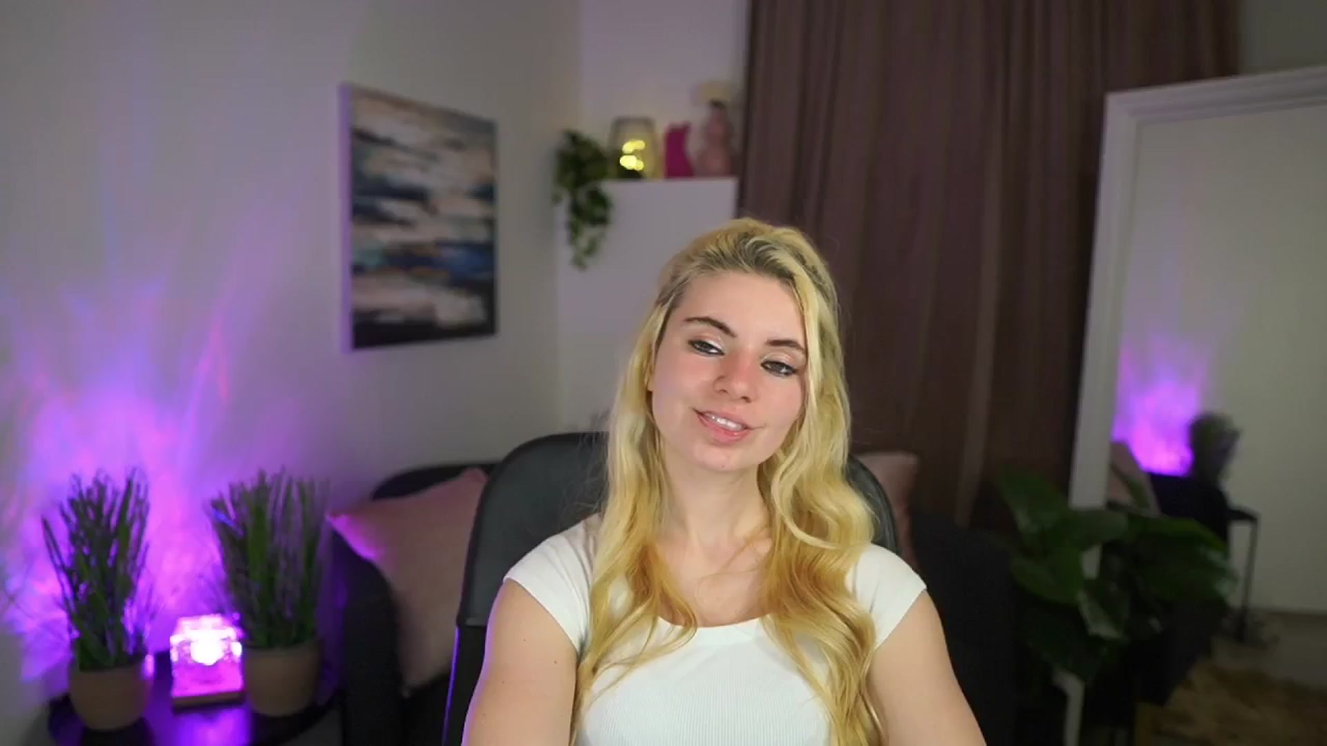 Gallery image thumbnail from Jetpearl74's myfreecams stream on, 03/19/2026, 21:50 image 4 of 20