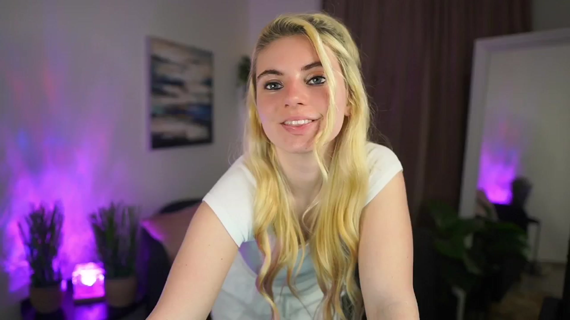 Gallery image thumbnail from Jetpearl74's myfreecams stream on, 03/19/2026, 21:50 image 6 of 20