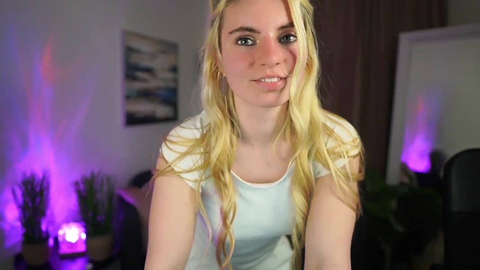 Gallery image thumbnail from Jetpearl74's myfreecams stream on, 03/20/2026, 01:10 image 7 of 20