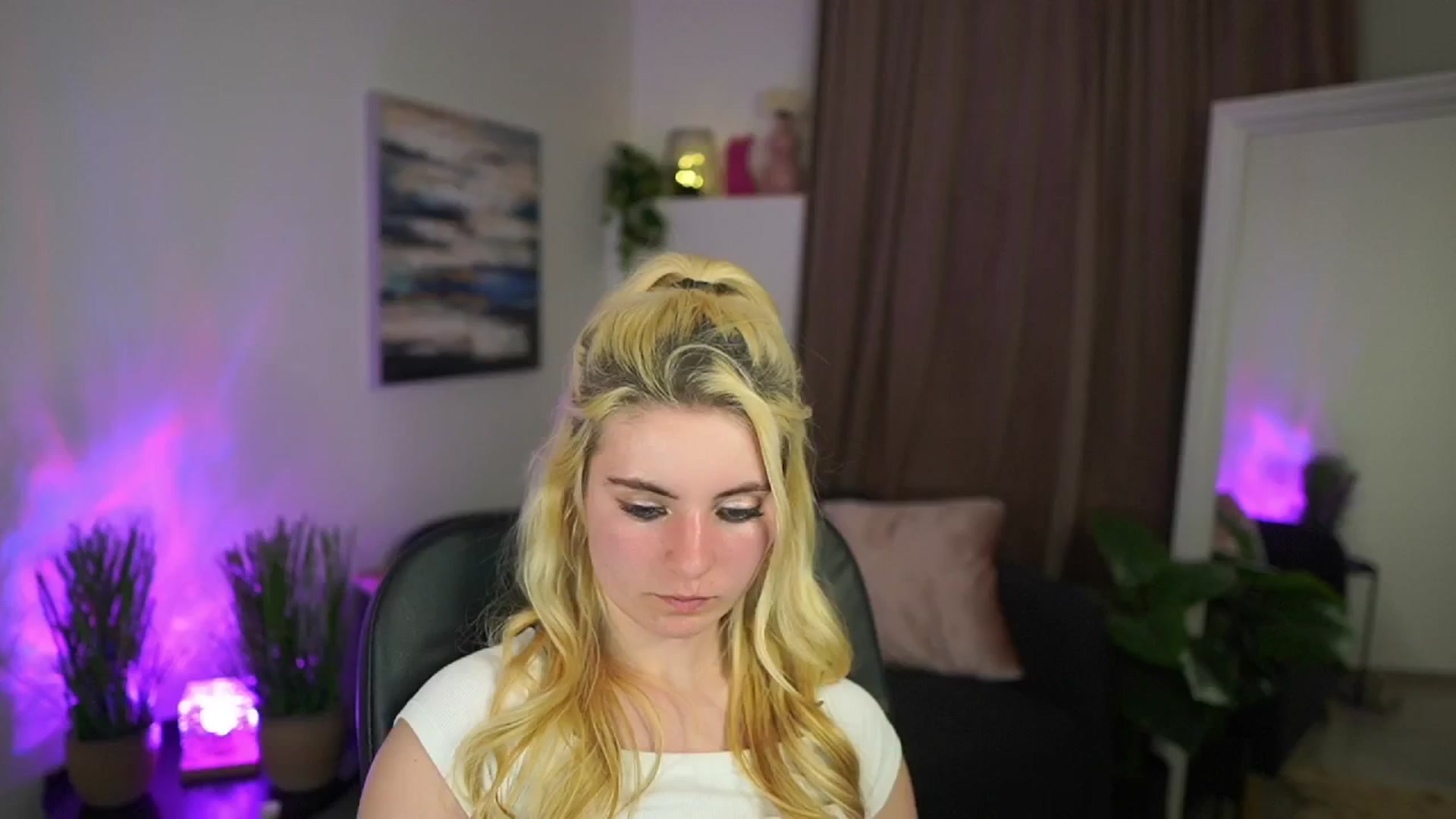 Gallery image thumbnail from Jetpearl74's myfreecams stream on, 03/20/2026, 01:10 image 1 of 20