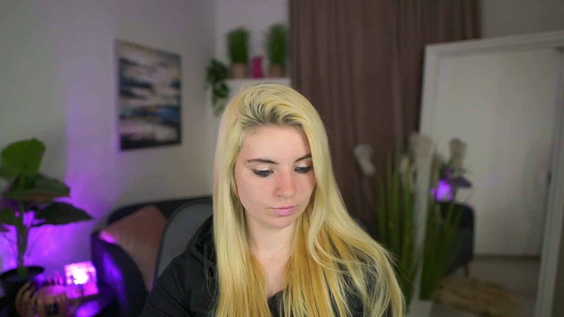 Gallery image thumbnail from Jetpearl74's myfreecams stream on, 03/22/2026, 20:48 image 1 of 20