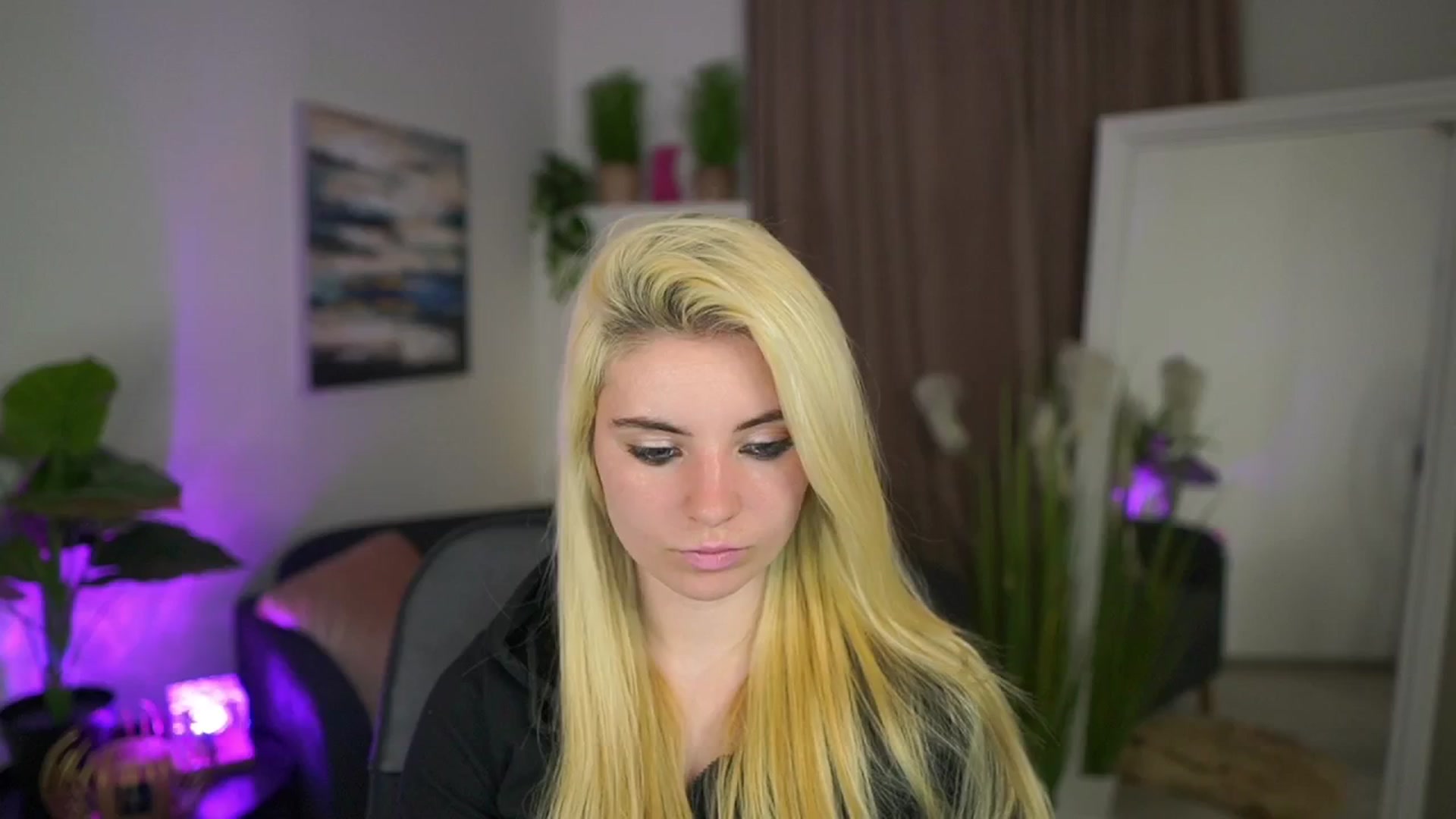 Gallery image thumbnail from Jetpearl74's myfreecams stream on, 03/22/2026, 20:48 image 2 of 20