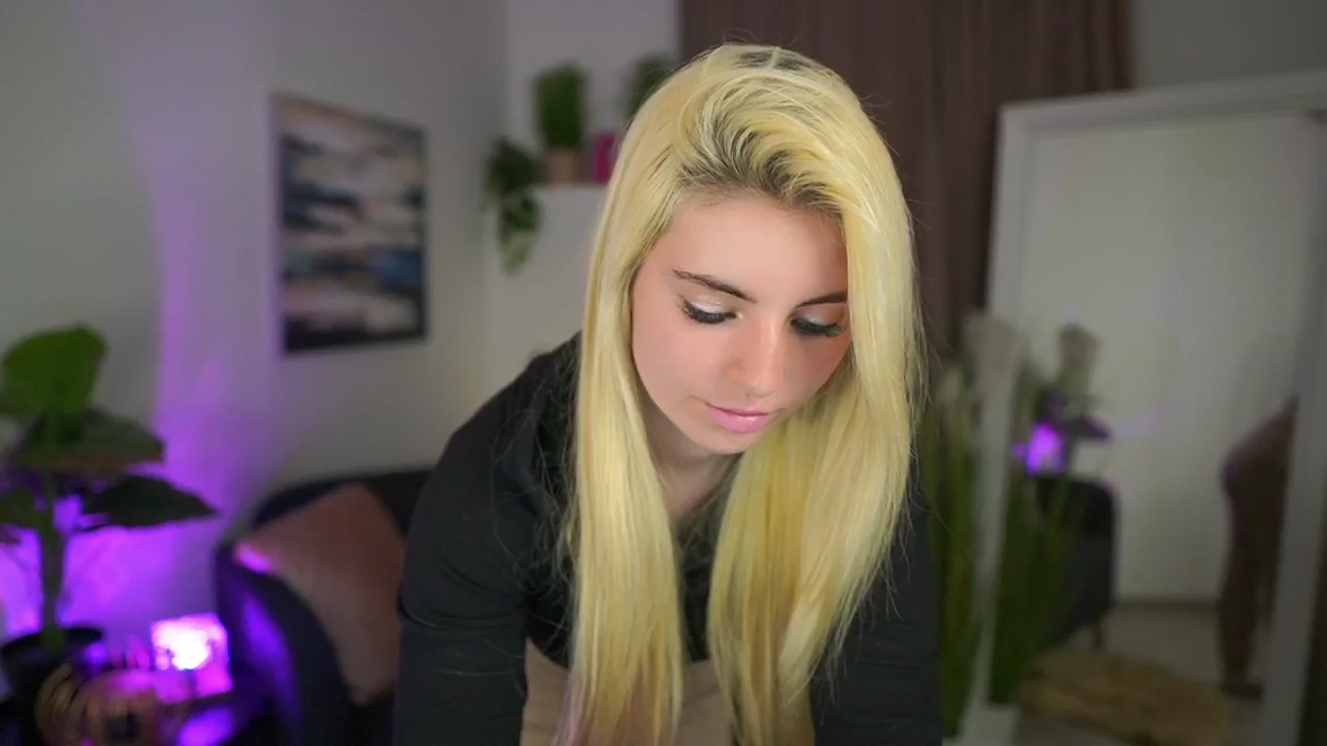 Gallery image thumbnail from Jetpearl74's myfreecams stream on, 03/22/2026, 20:48 image 5 of 20
