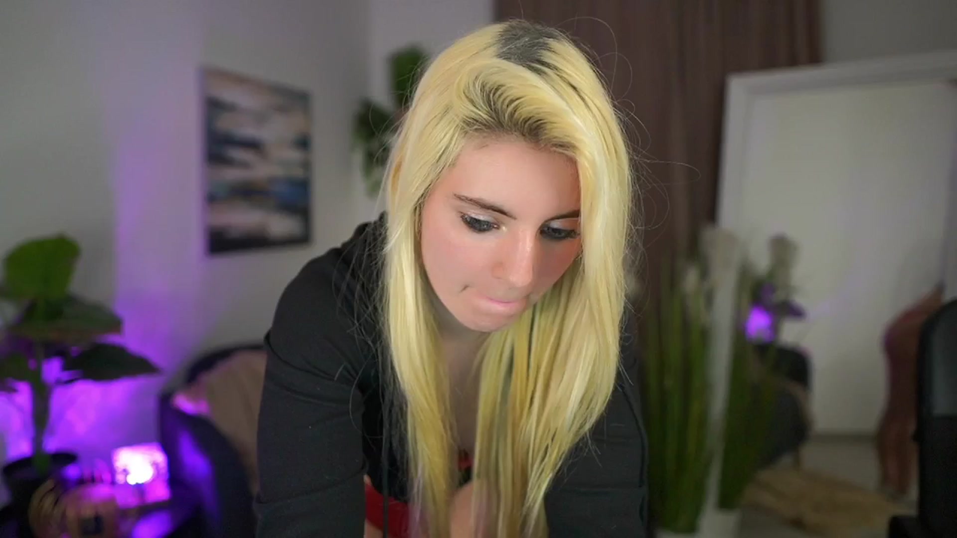 Gallery image thumbnail from Jetpearl74's myfreecams stream on, 03/22/2026, 23:26 image 10 of 20