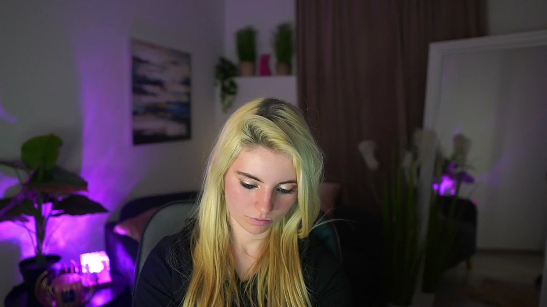 Gallery image thumbnail from Jetpearl74's myfreecams stream on, 03/23/2026, 01:15 image 11 of 20