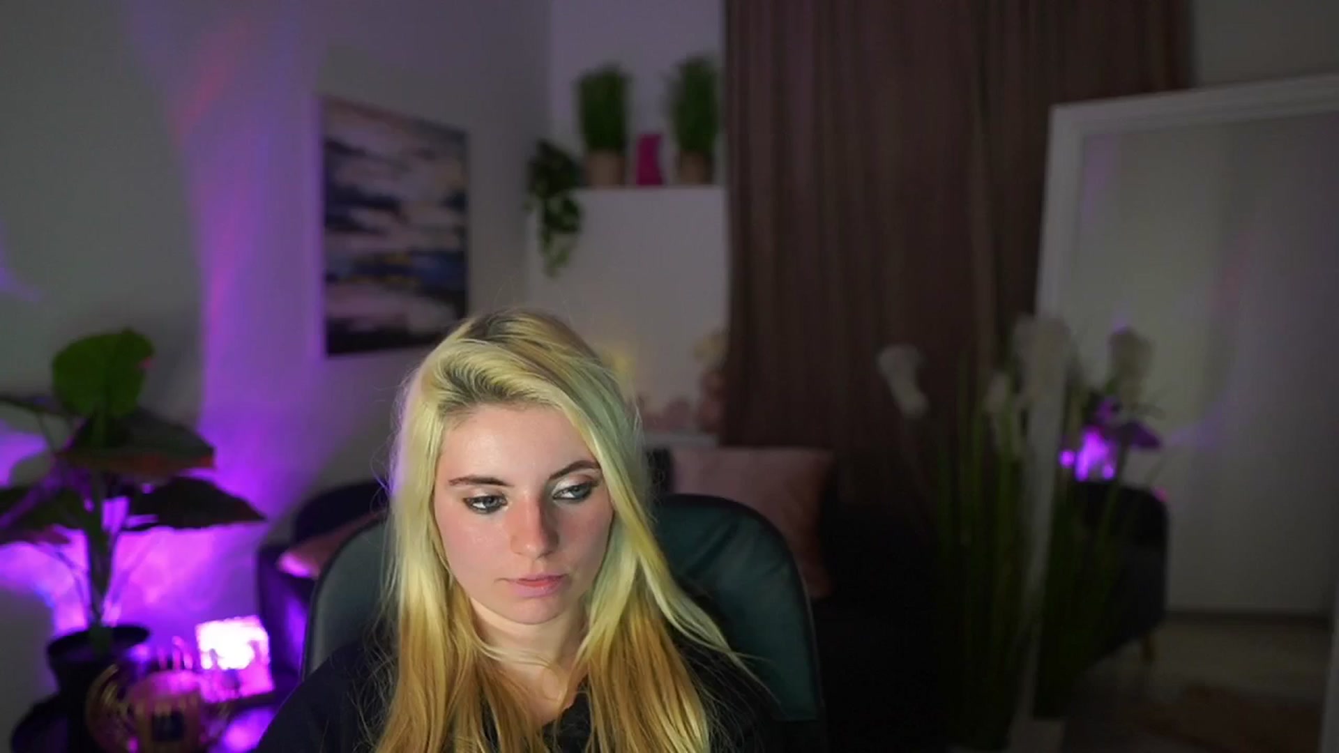 Gallery image thumbnail from Jetpearl74's myfreecams stream on, 03/23/2026, 01:15 image 20 of 20