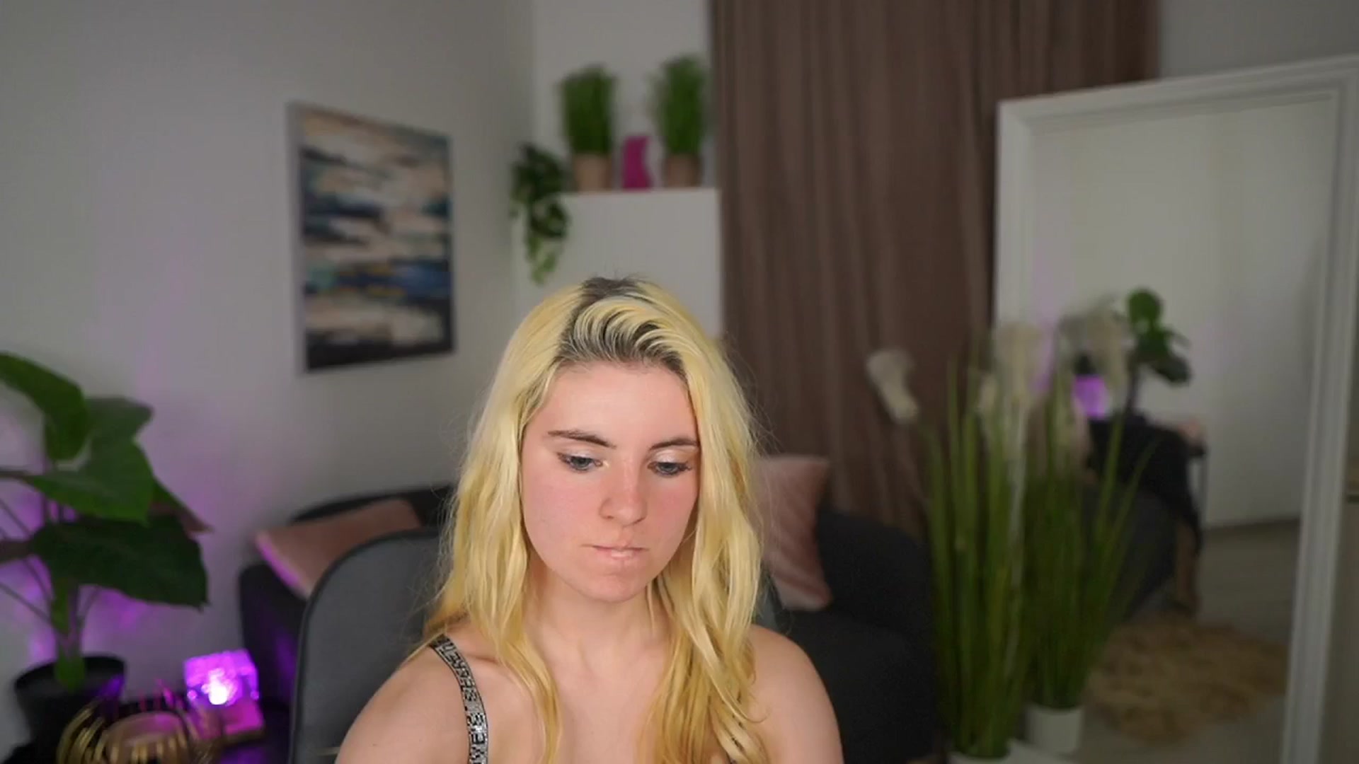 Gallery image thumbnail from Jetpearl74's myfreecams stream on, 03/25/2026, 22:00 image 9 of 20