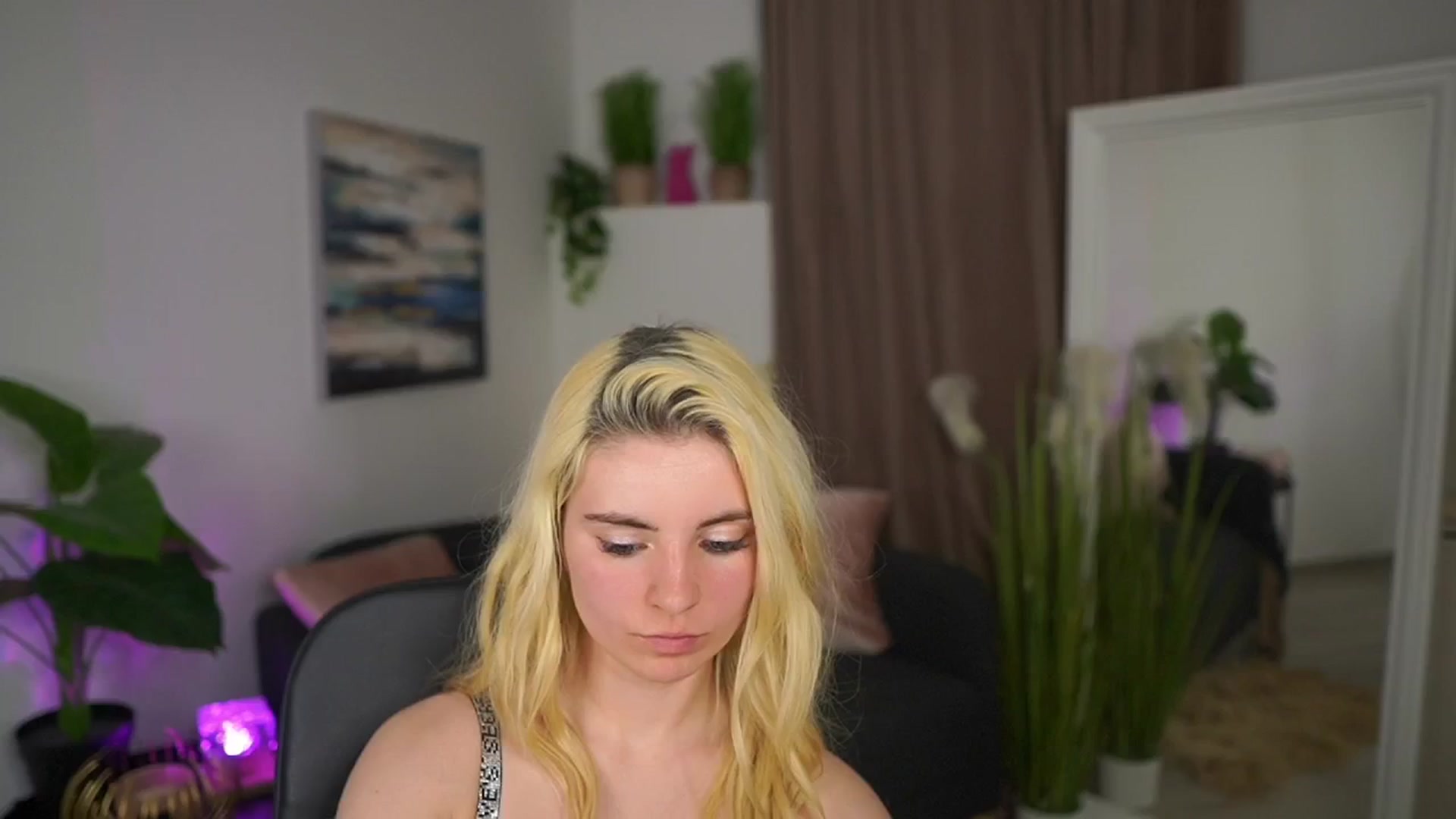 Gallery image thumbnail from Jetpearl74's myfreecams stream on, 03/25/2026, 22:00 image 14 of 20