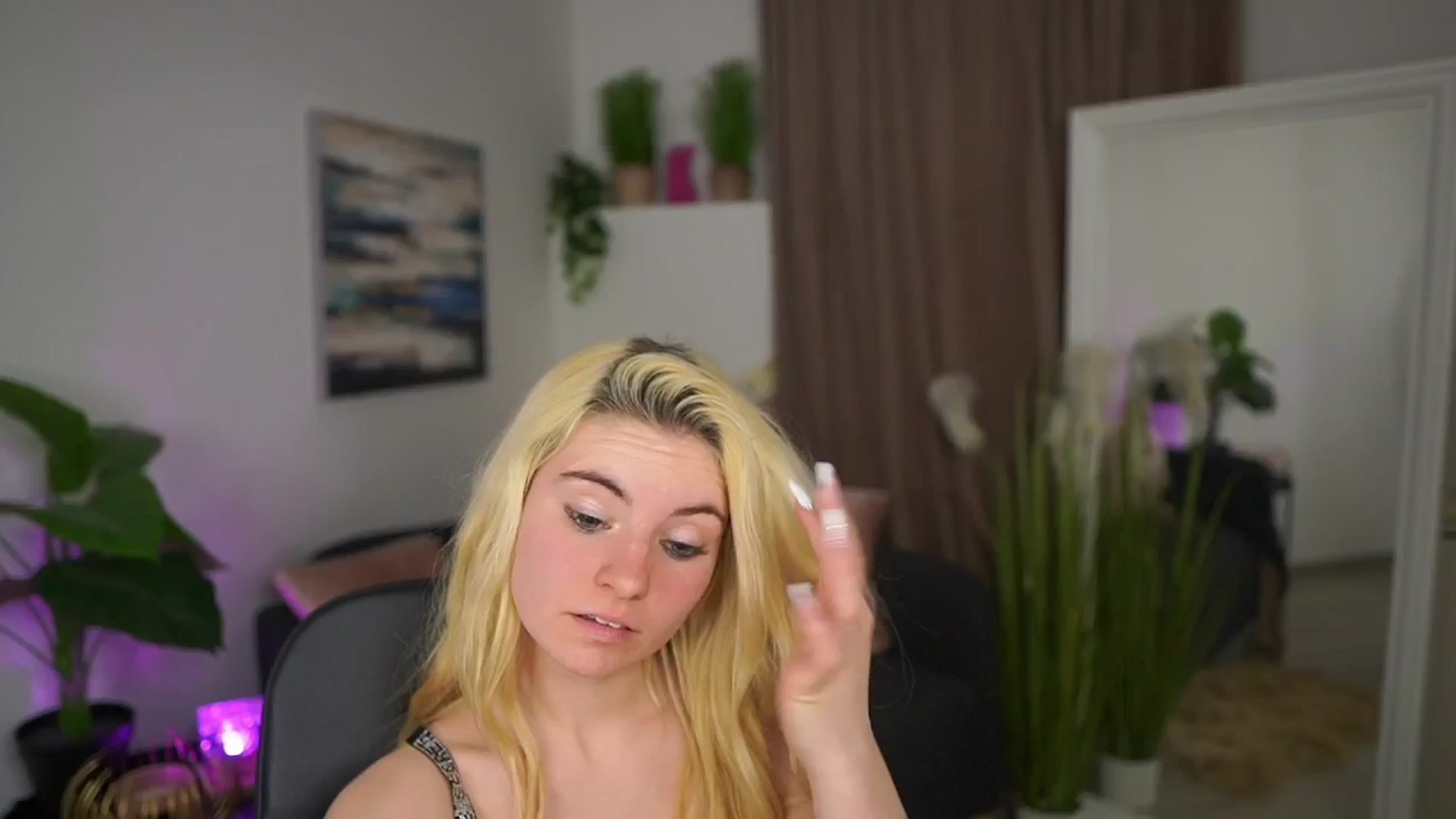 Gallery image thumbnail from Jetpearl74's myfreecams stream on, 03/25/2026, 22:00 image 15 of 20