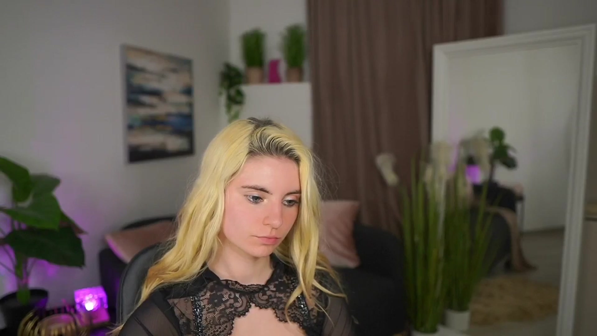Gallery image thumbnail from Jetpearl74's myfreecams stream on, 03/25/2026, 23:39 image 15 of 20